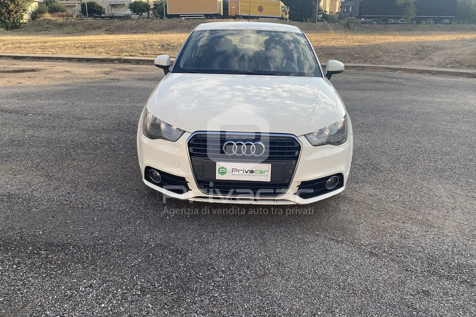 Audi A1 A1 1.6 TDI 105 CV Ambition Blanc - 2