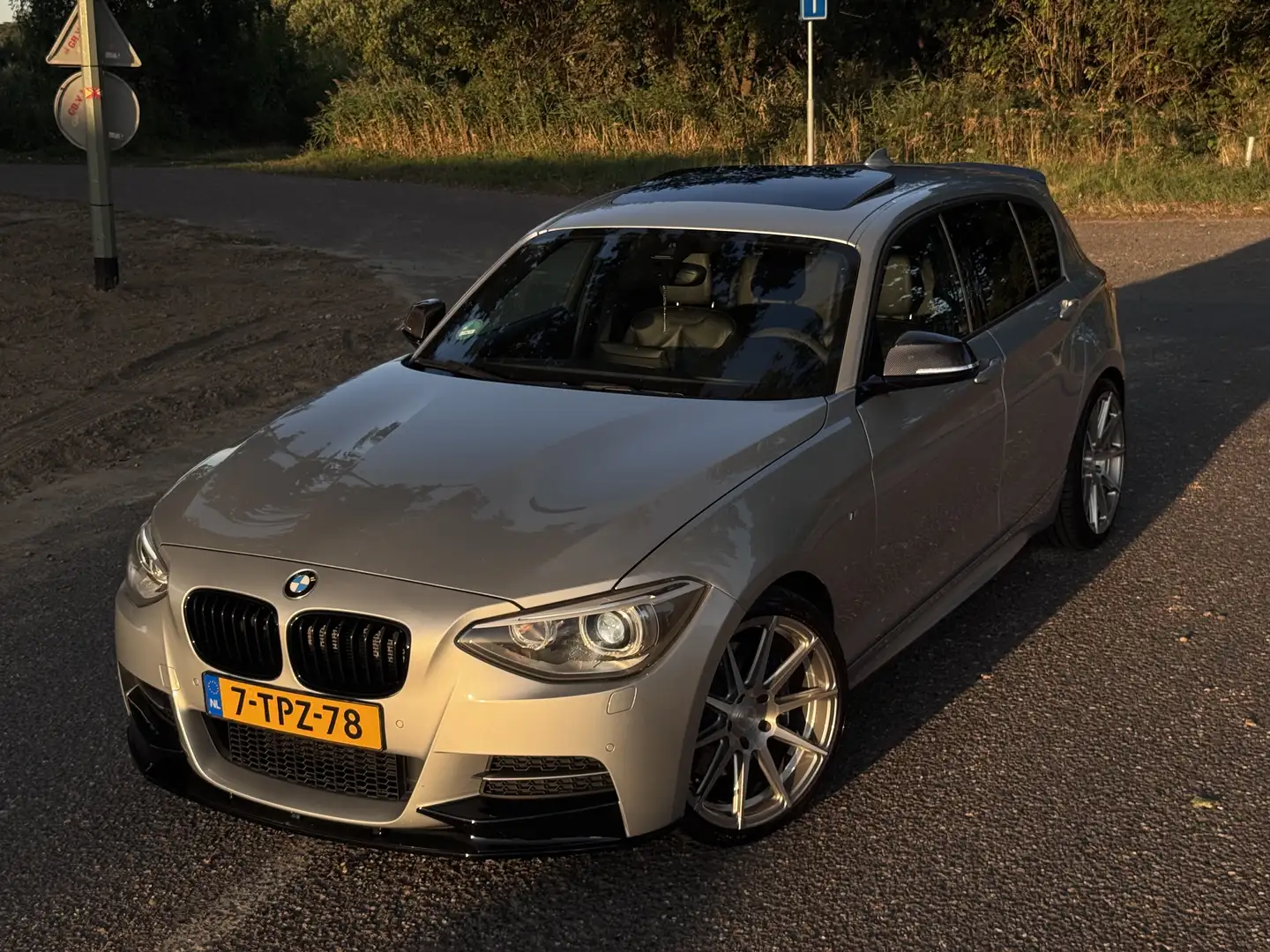 BMW 135 M135i X-Drive High Exec M-Perf Stage 2+ Grijs - 1