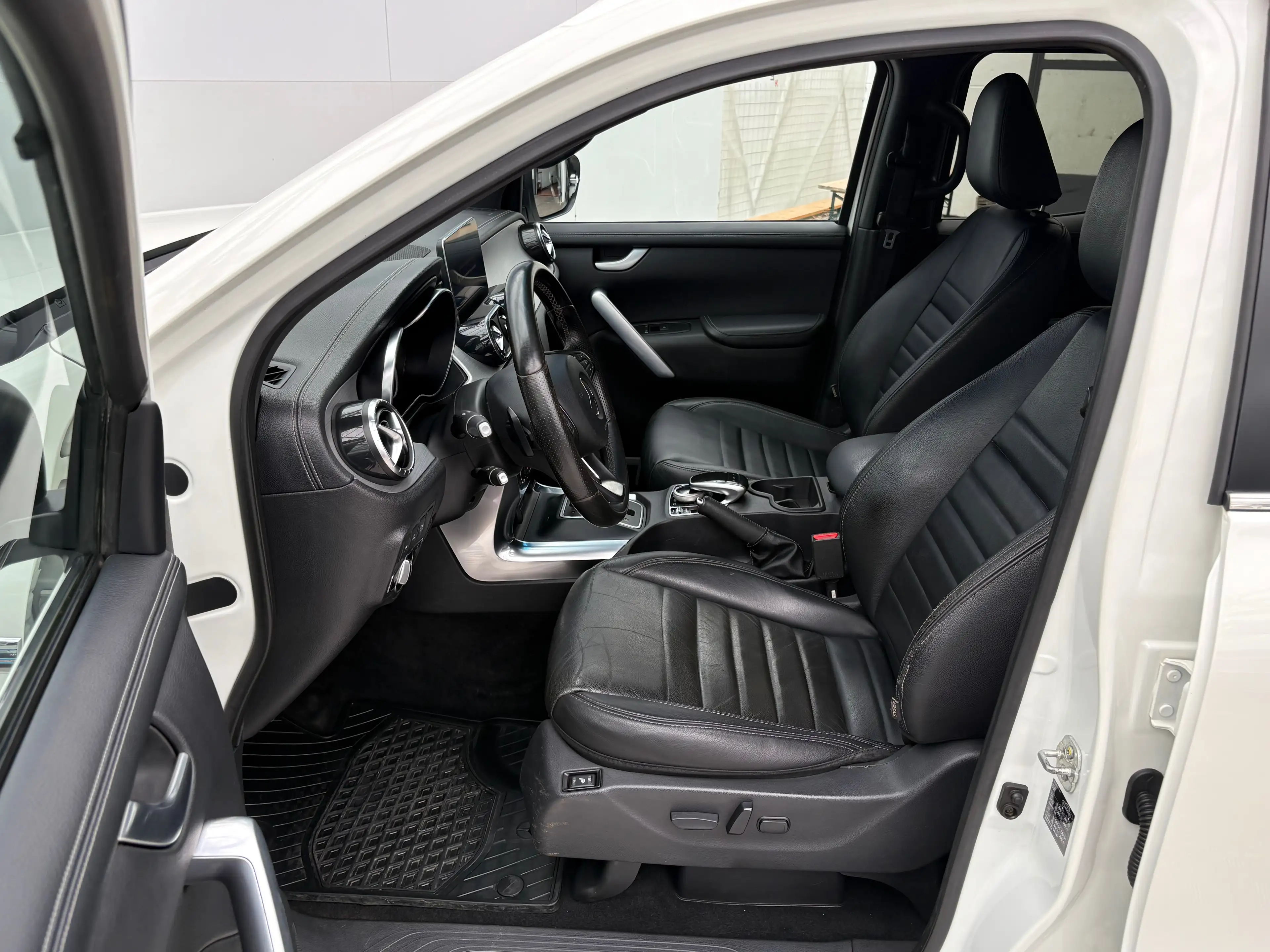 Mercedes-Benz X 350 X 350 d 4Matic Doppelkabine LEDER*XENON*NAVI*360*COMMAND*AHK — photo 9