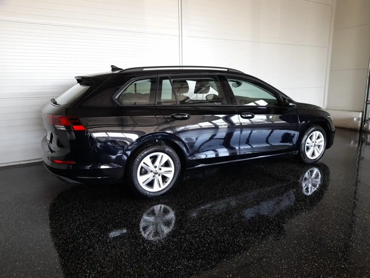 Volkswagen Golf VIII Variant LIFE 2,0 TDI *VOLL-LED / VIRTUELL PRO / NAVI / ACC / VERKEHRSZEICHEN & SPURHALTEASSIST / SHZG* Schwarz - 2