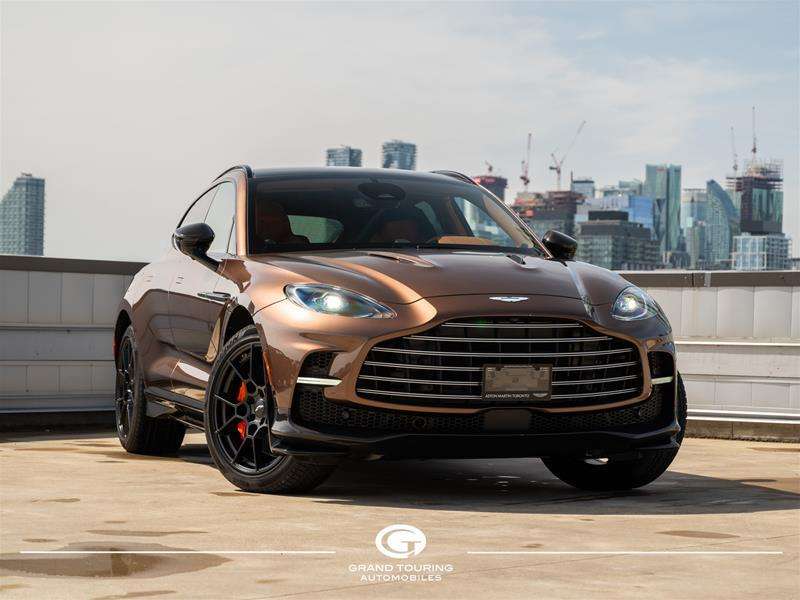 2025 Aston Martin DBX 4.0L | V8 | AWD | CARBON PKG
