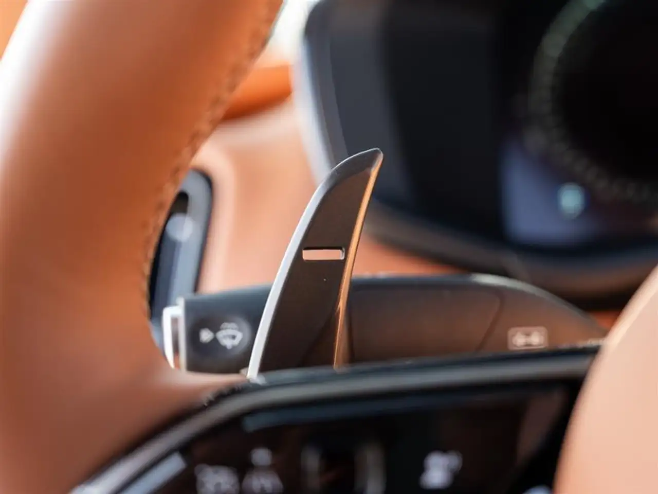 Aston Martin DBX снимка Aston Martin DBX