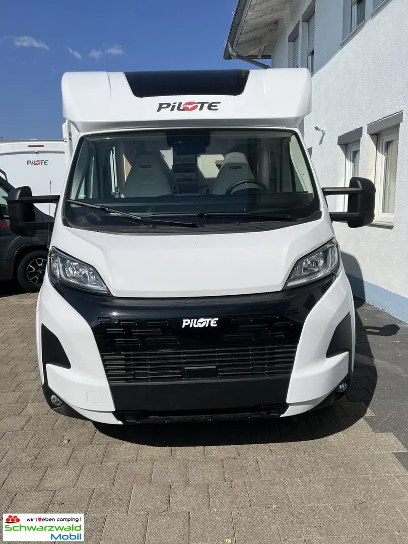 Pilote P690D Evidence  AKTIONSPREIS CARAVANING TAGE! Weiß - 1