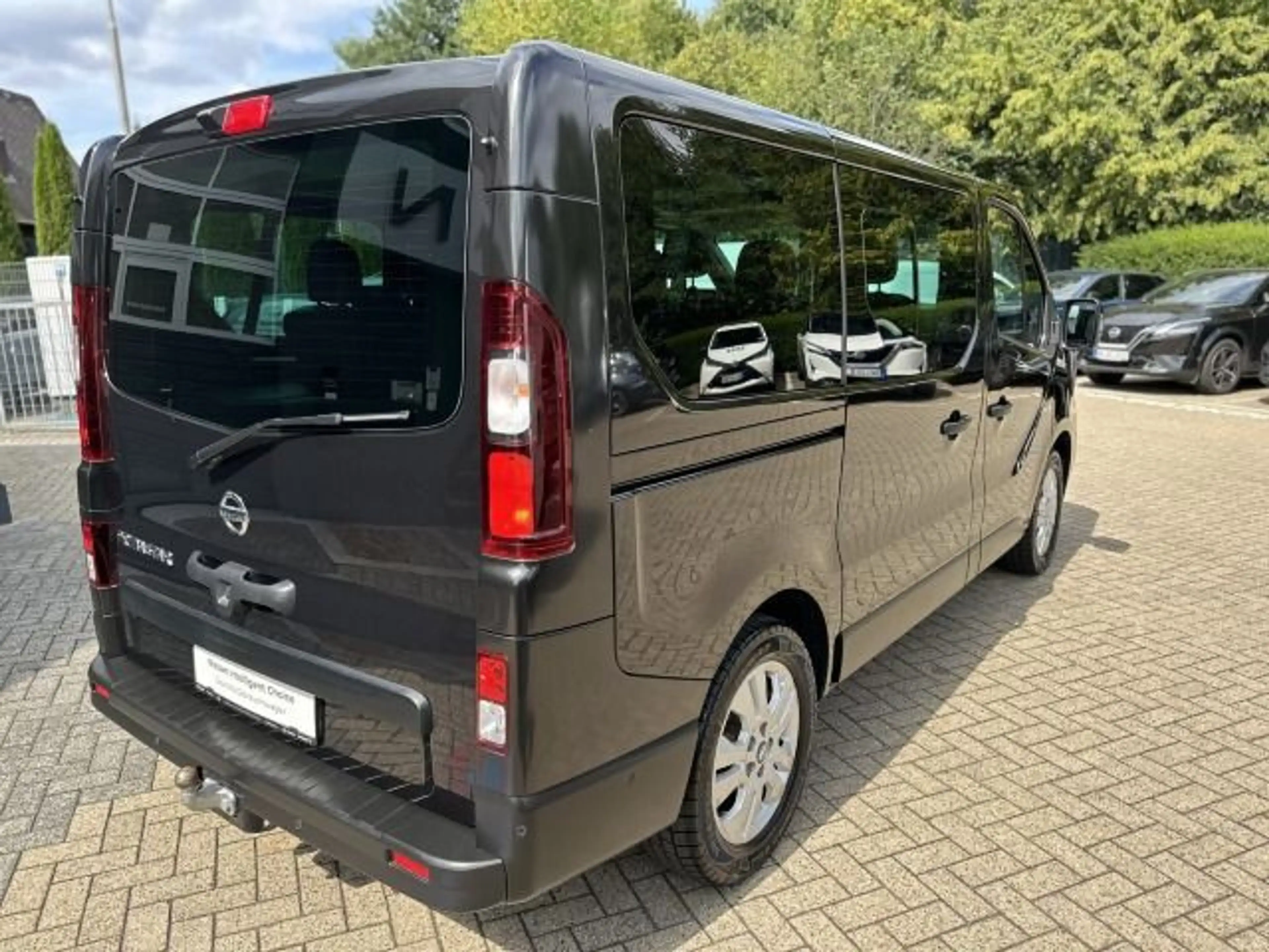 Nissan Primastar dCi170 DCT Tekna Navi Kamera 8-Sitzer — photo 9