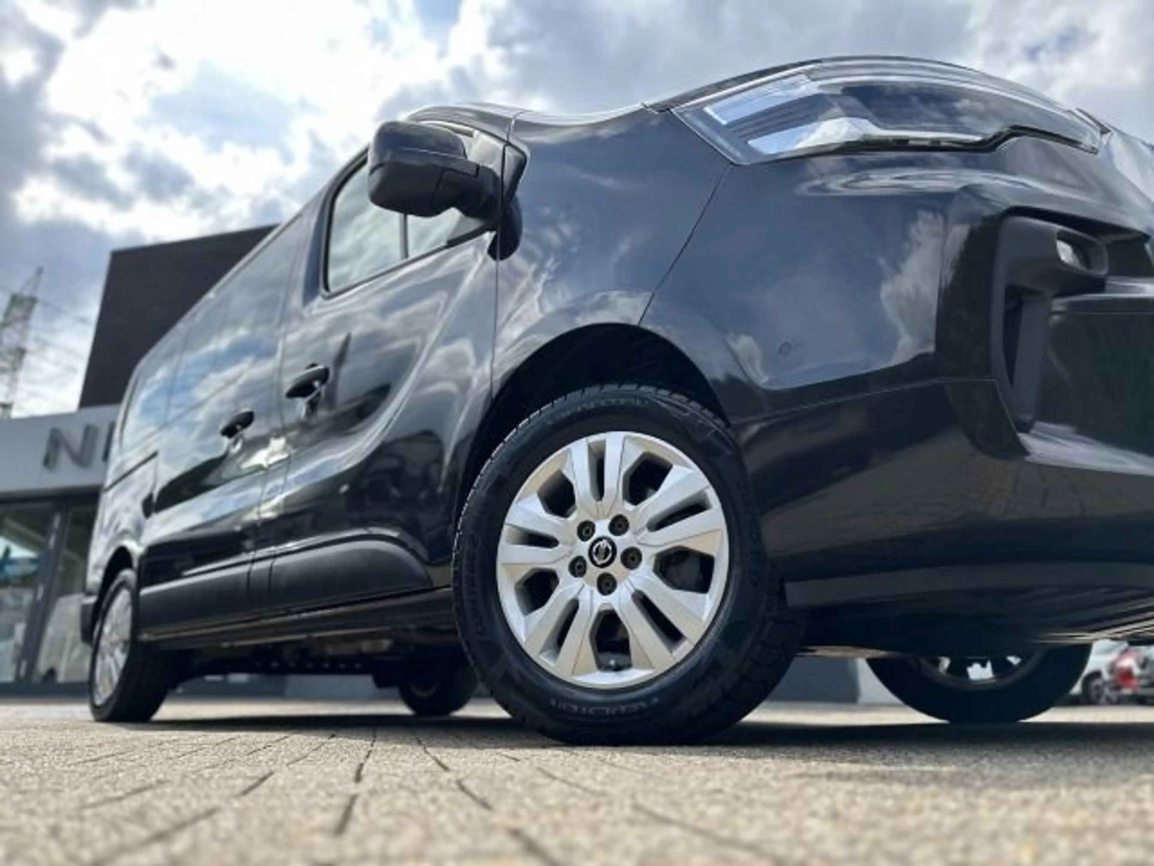 Nissan Primastar dCi170 DCT Tekna Navi Kamera 8-Sitzer — photo 3