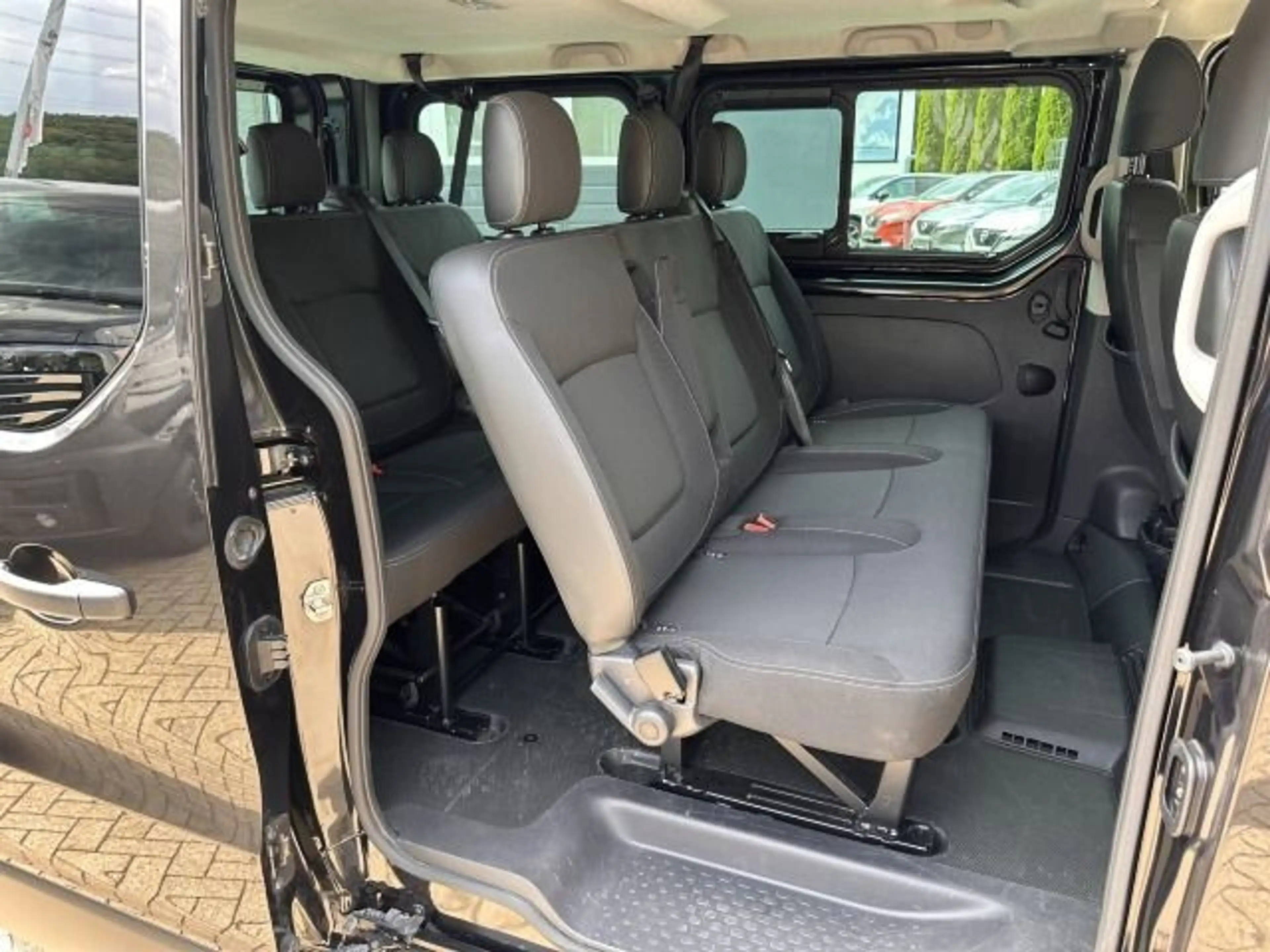 Nissan Primastar dCi170 DCT Tekna Navi Kamera 8-Sitzer — photo 11