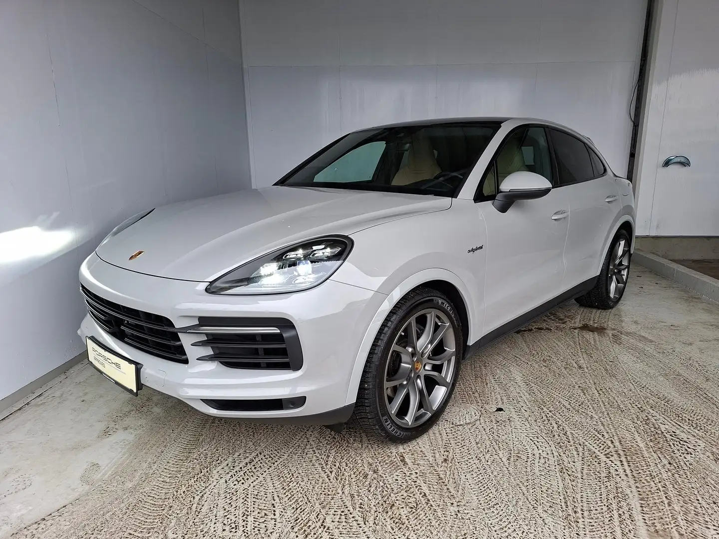 Porsche Cayenne E-Hybrid Coupé Grau - 2