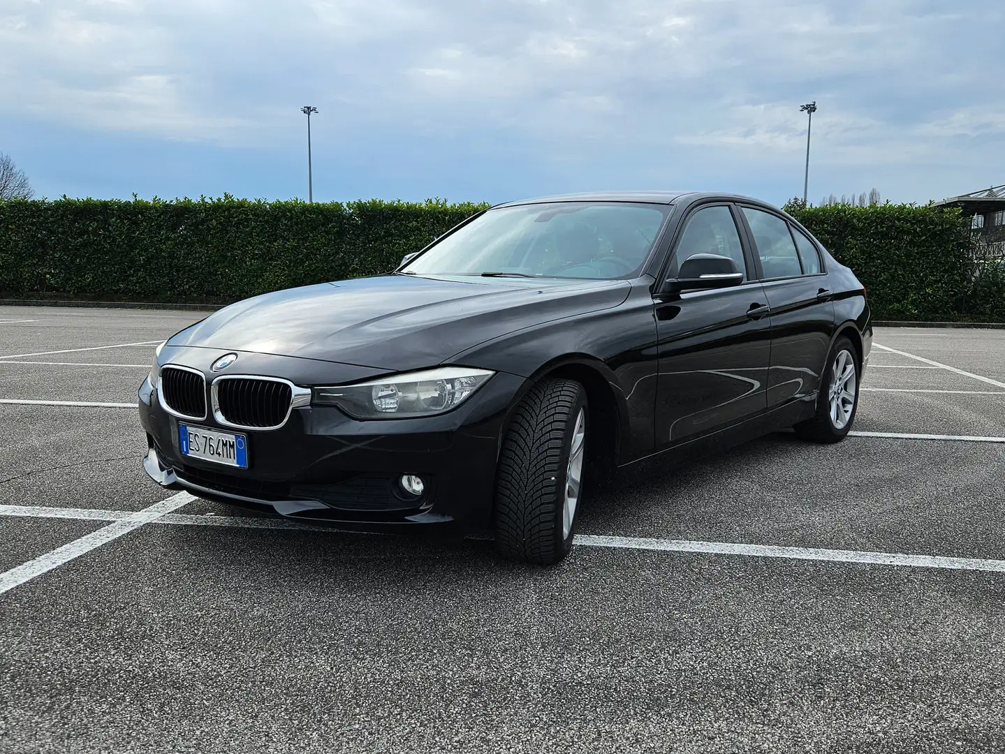 BMW 320 Nero - 1