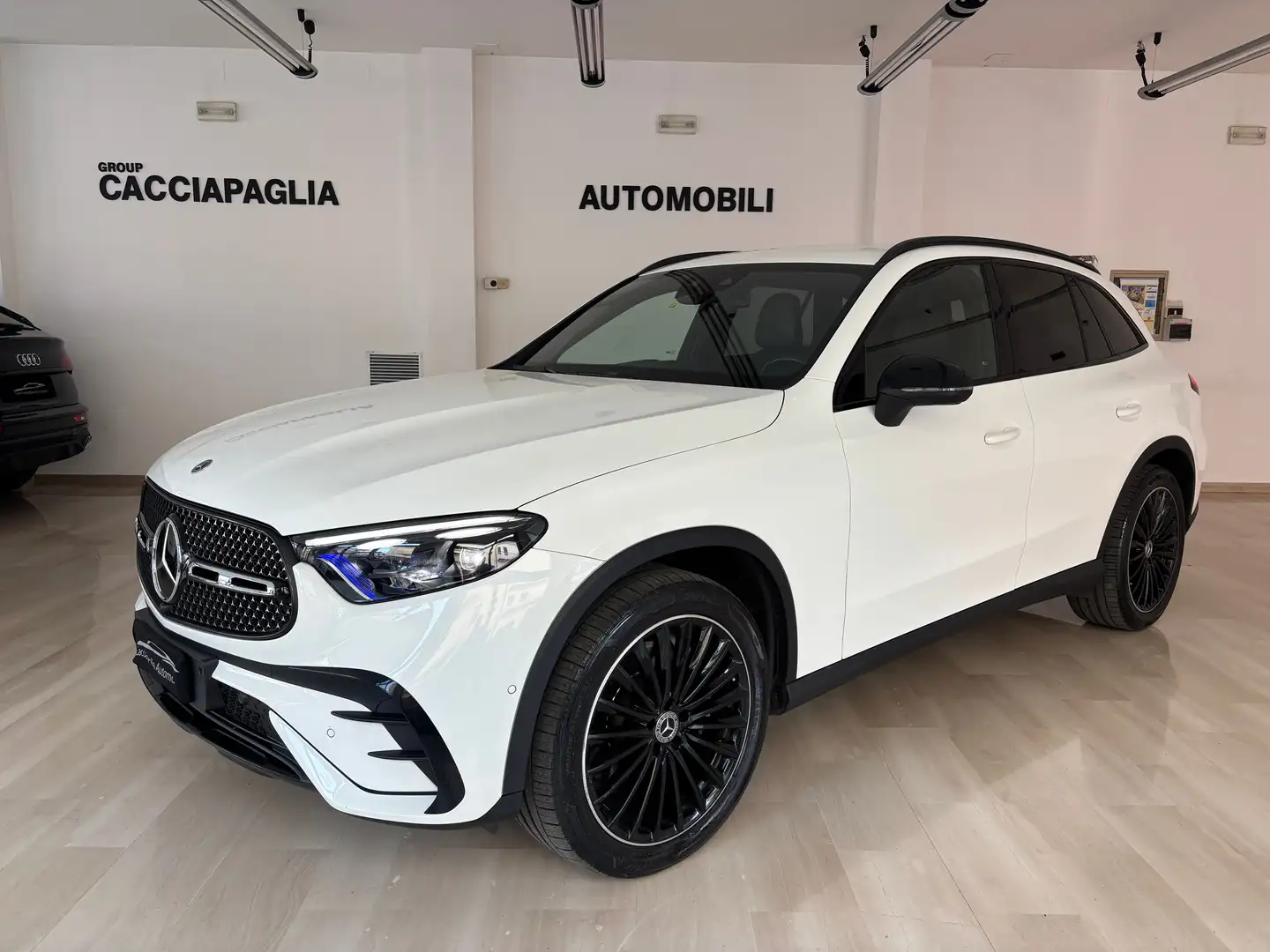 Mercedes-Benz GLC 220 d Mild Hybrid AMG Premium 197CV 2023 Bianco - 1