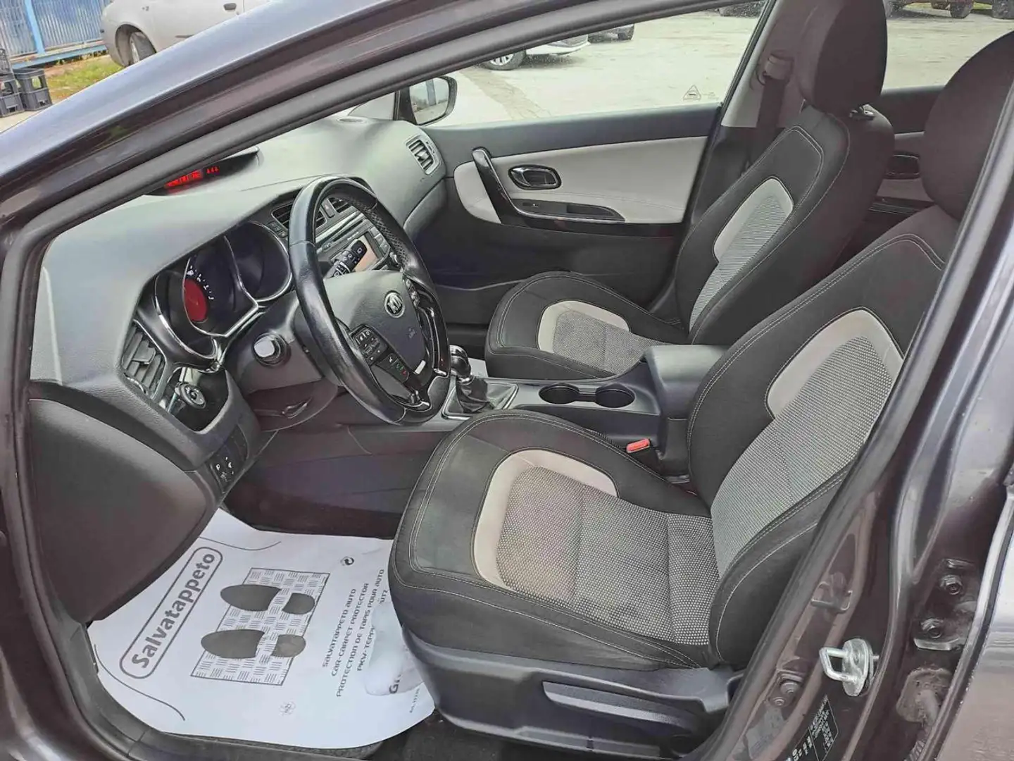Kia Ceed / cee'd 1.6 CRDi 110 CV 5 porte Cool Gris - 2