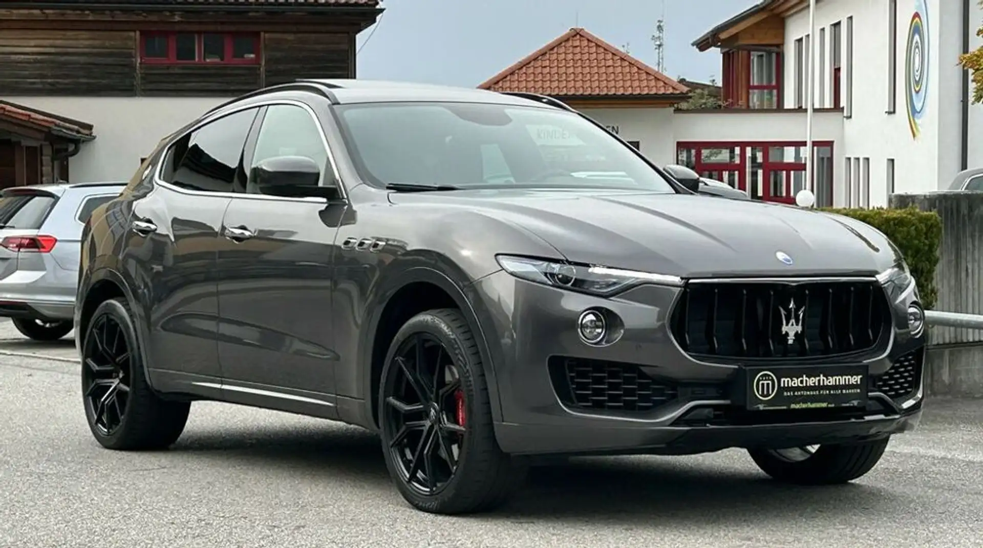Maserati Levante Diesel Q4 *KEYLESS*PANO*HARMAN/KARDON*21'' Grau - 2