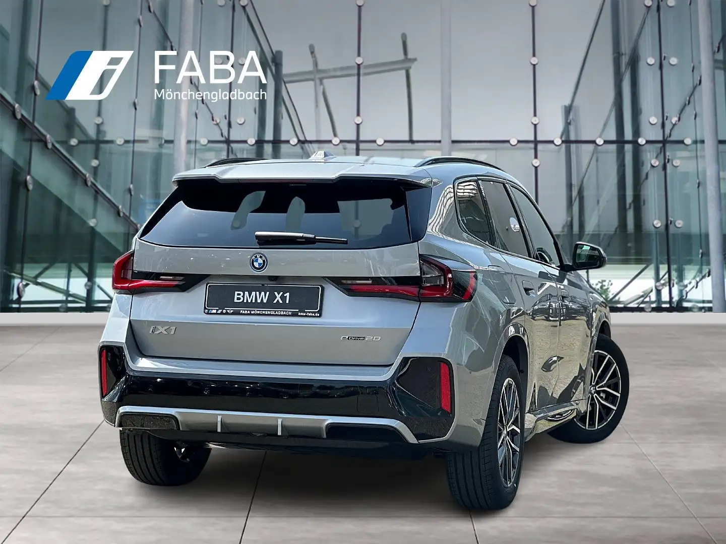BMW iX1 eDrive20 M Sportpaket DAB LED Pano.Dach RFK Silber - 2