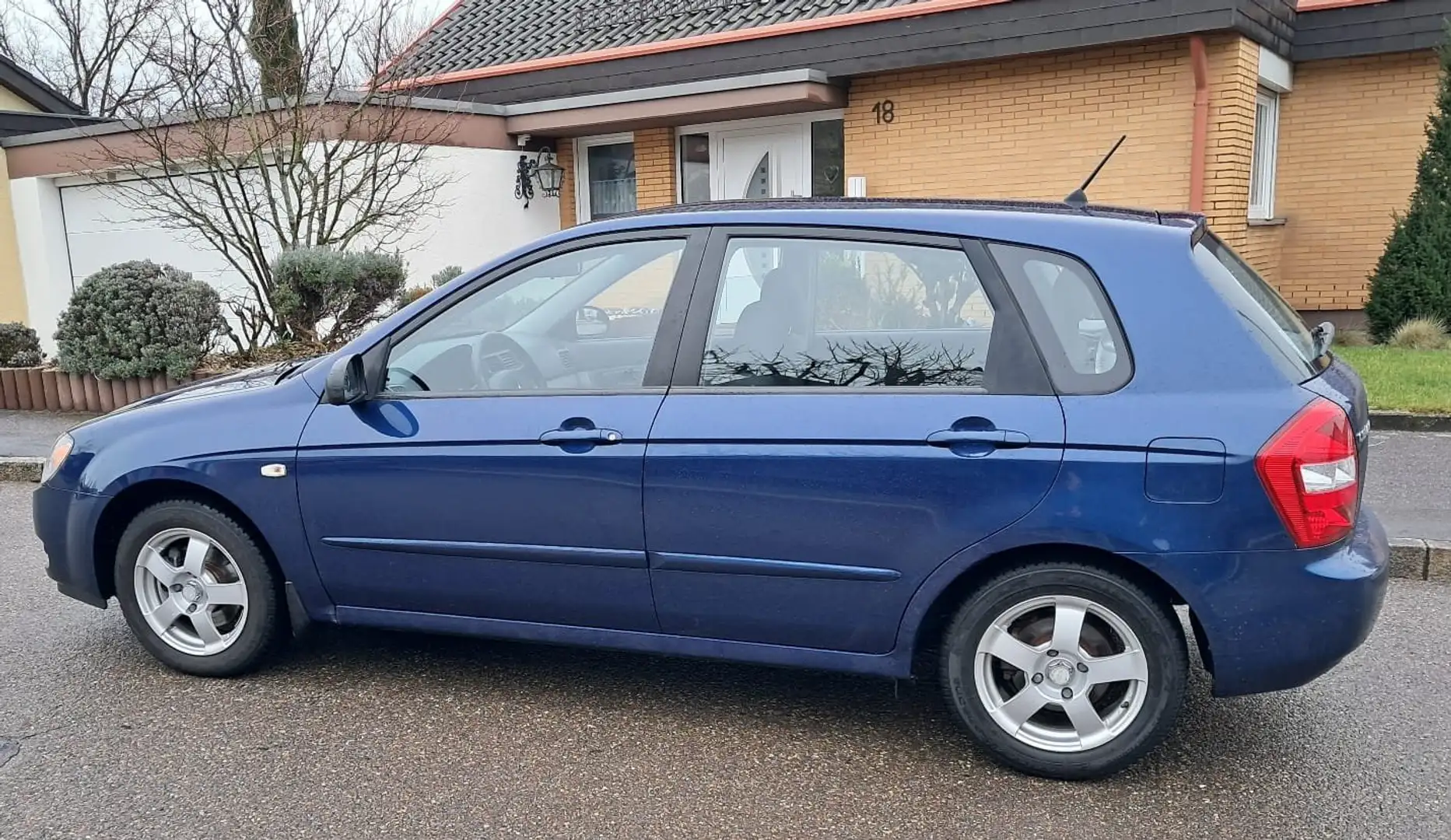 Kia Ceed / cee'd Ceed 1.6 CRDi LX Blau - 2