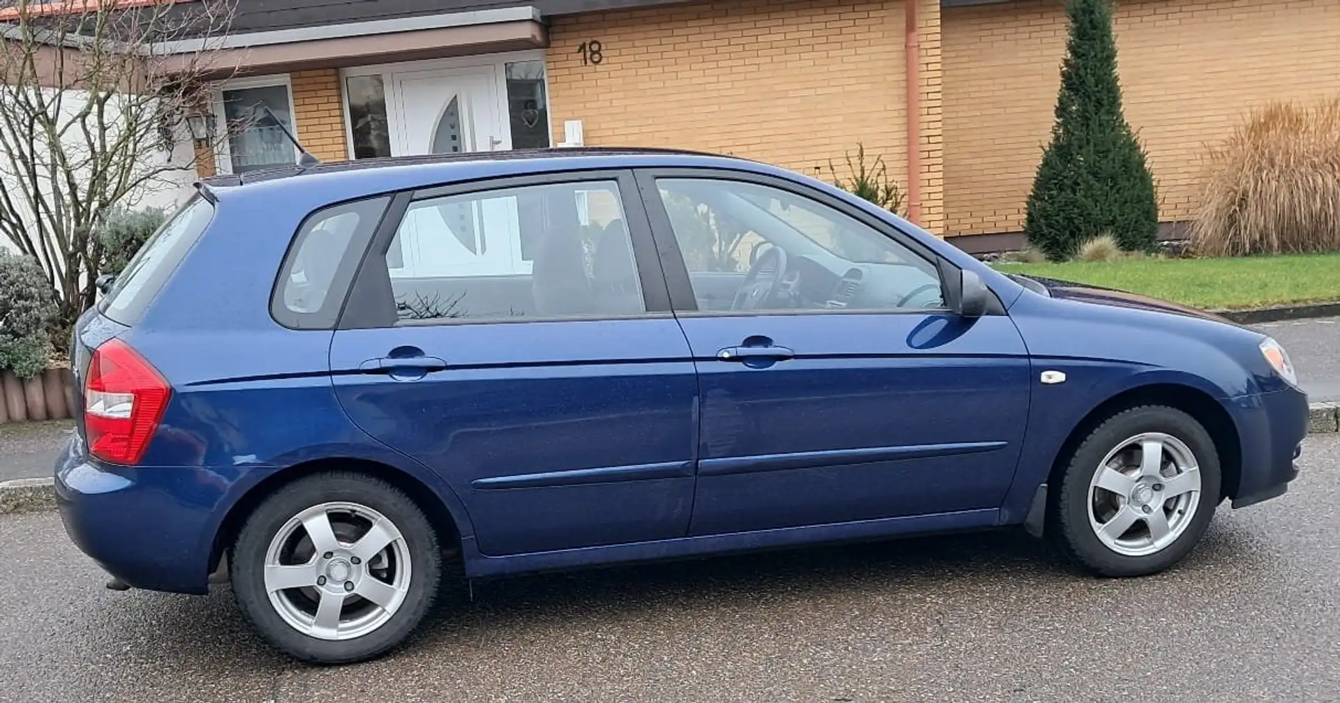 Kia Ceed / cee'd Ceed 1.6 CRDi LX Blau - 1