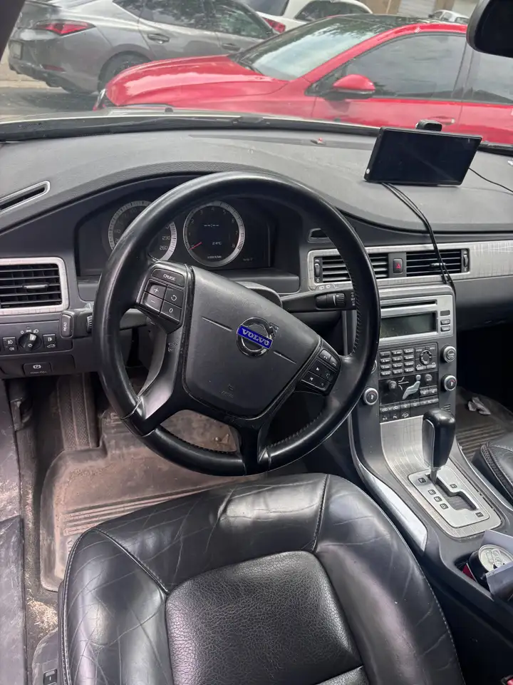Volvo XC70 снимка Volvo XC70