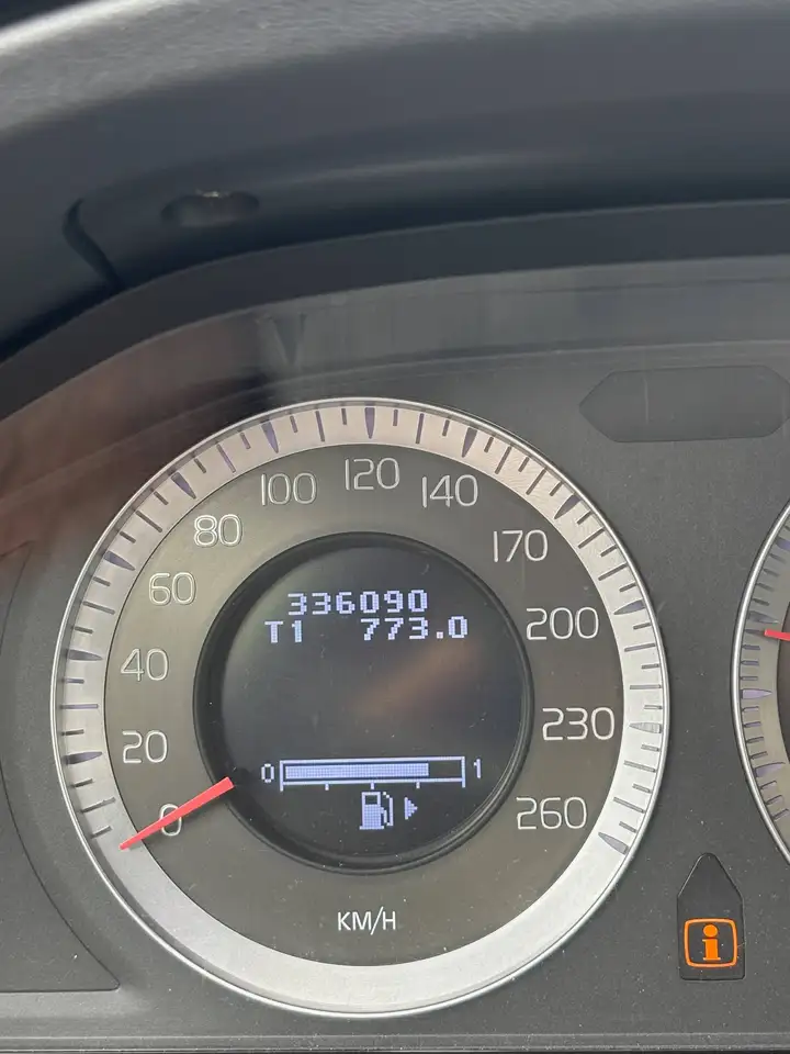 Volvo XC70 снимка Volvo XC70