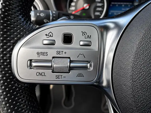 Mercedes-Benz GLC view 15