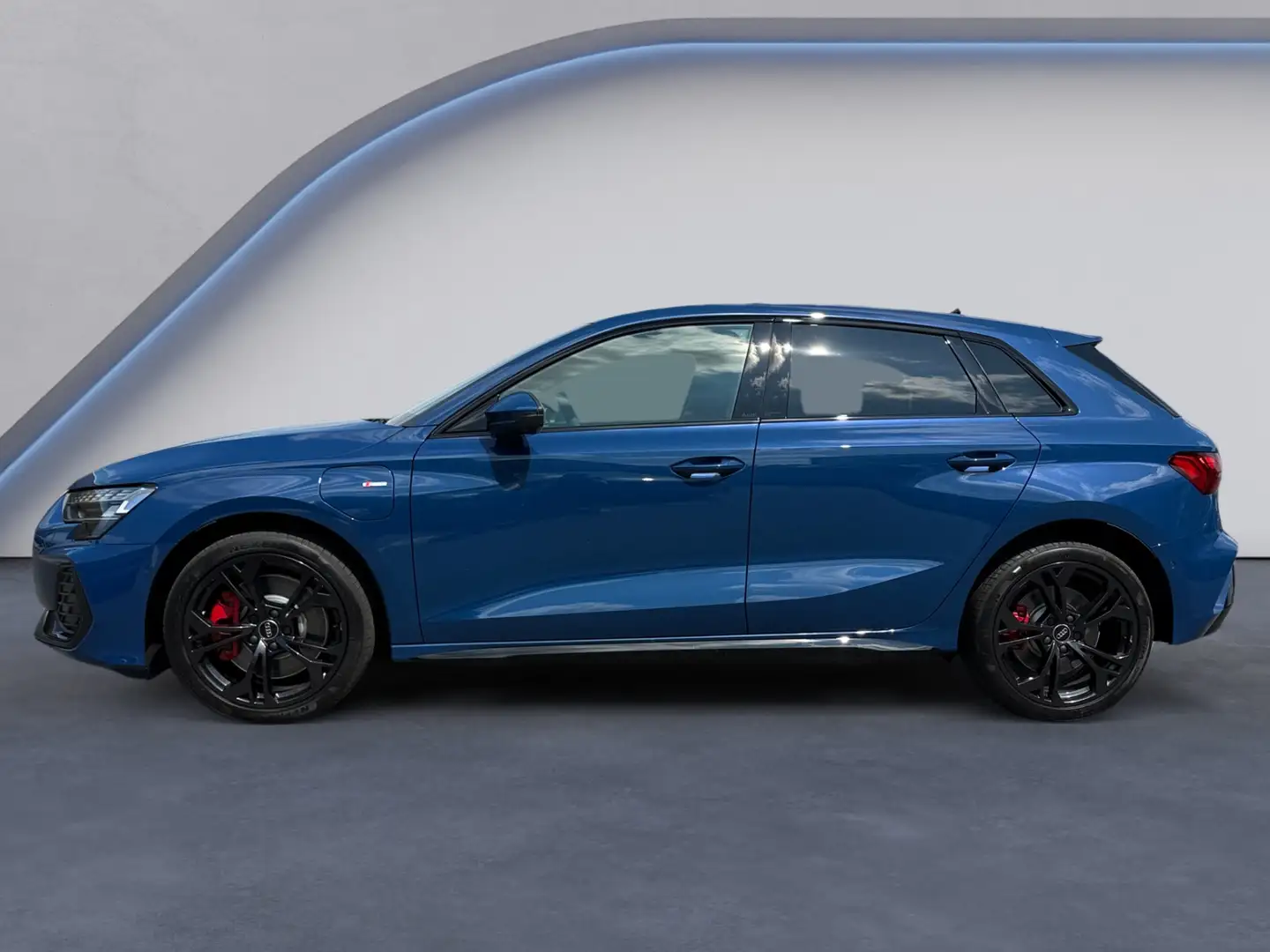 Audi A3 Sportback 45 TFSI e S line MATRIX+KAMERA+ACC Blauw - 2