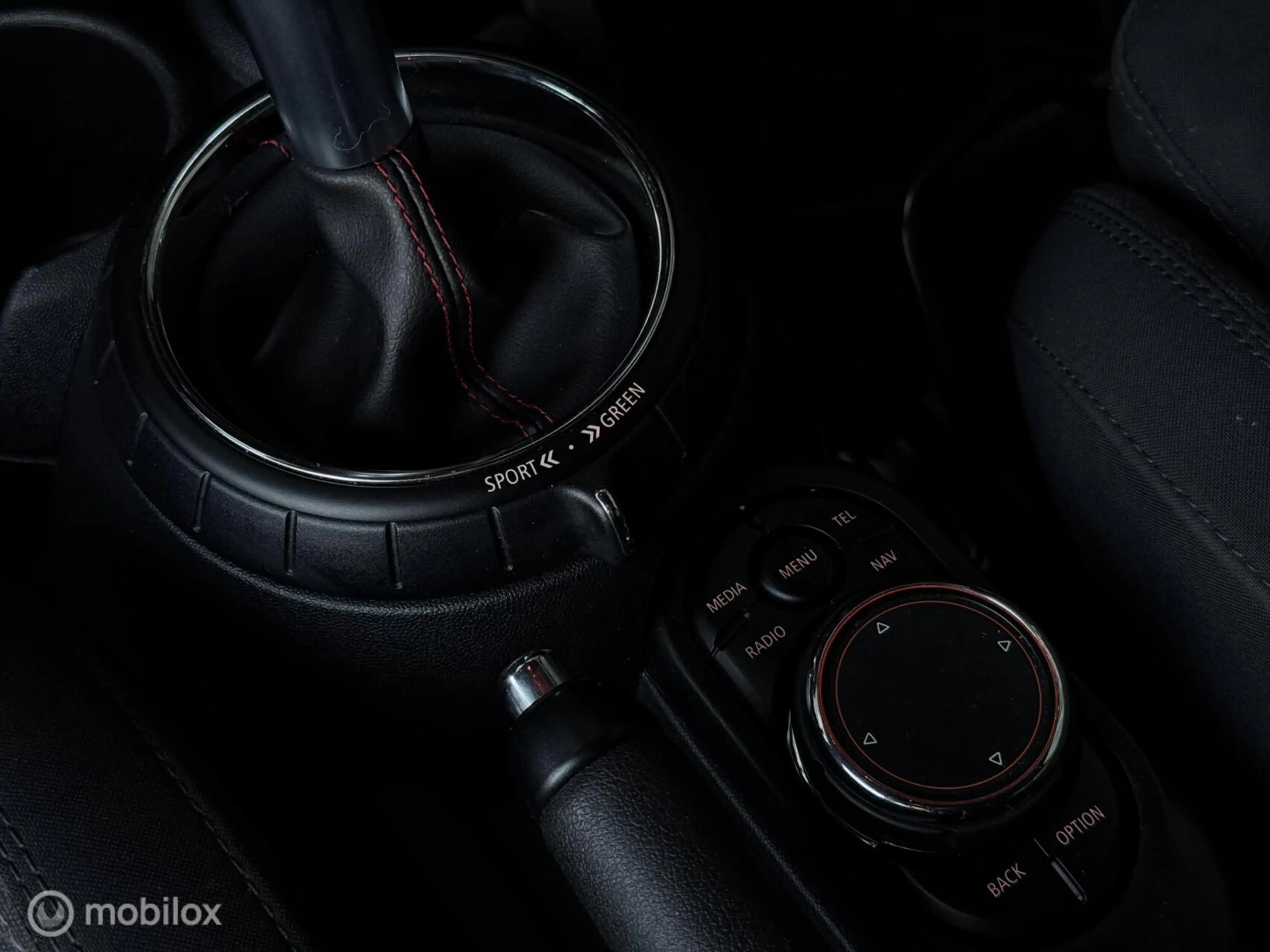 MINI John Cooper Works 3-Deurs 2.0 Chili | Automaat | LED | 231 PK — photo 13