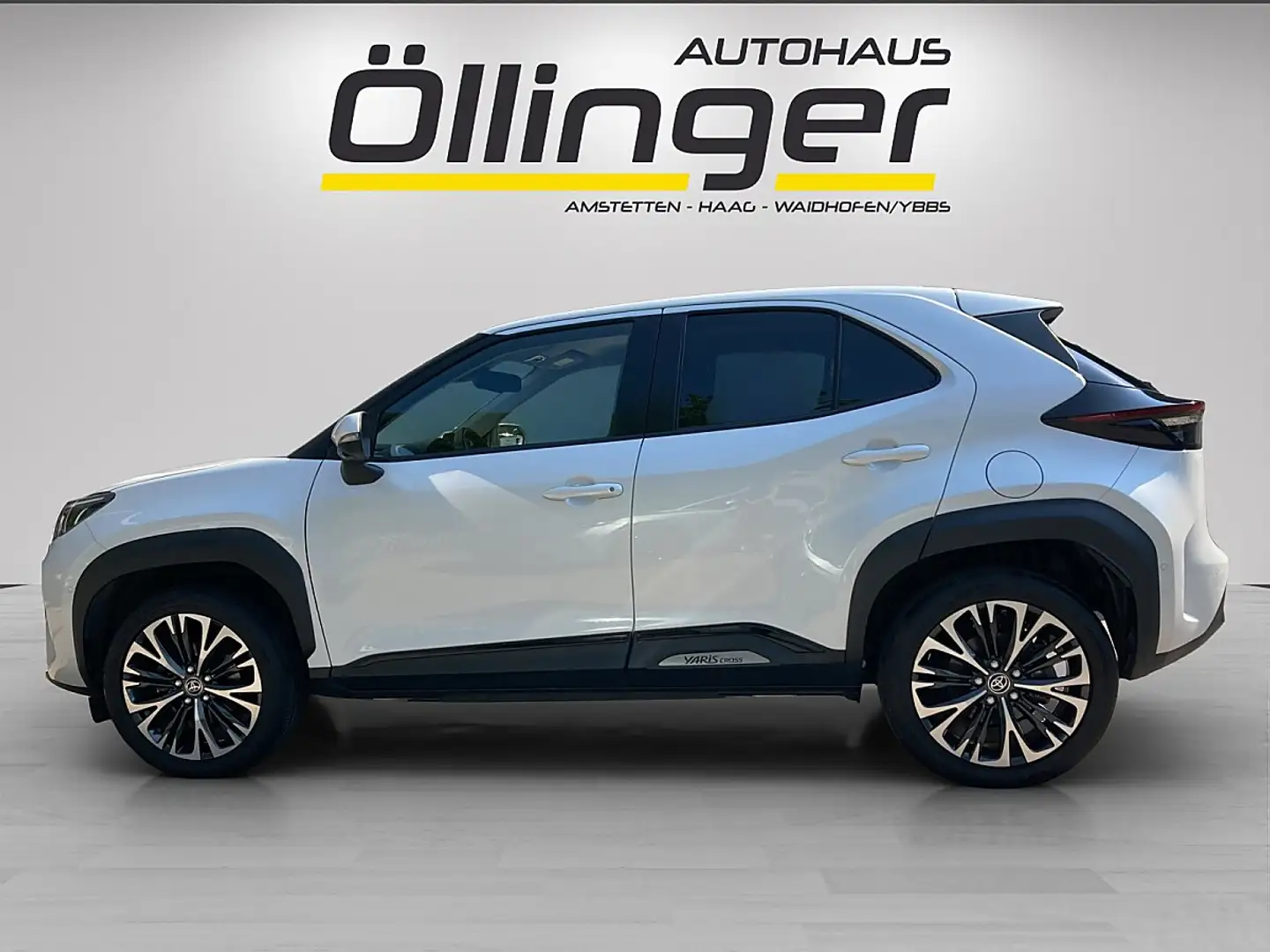 Toyota Yaris Cross 1,5 VVT-i Hybrid AWD Elegant Aut. Weiß - 2