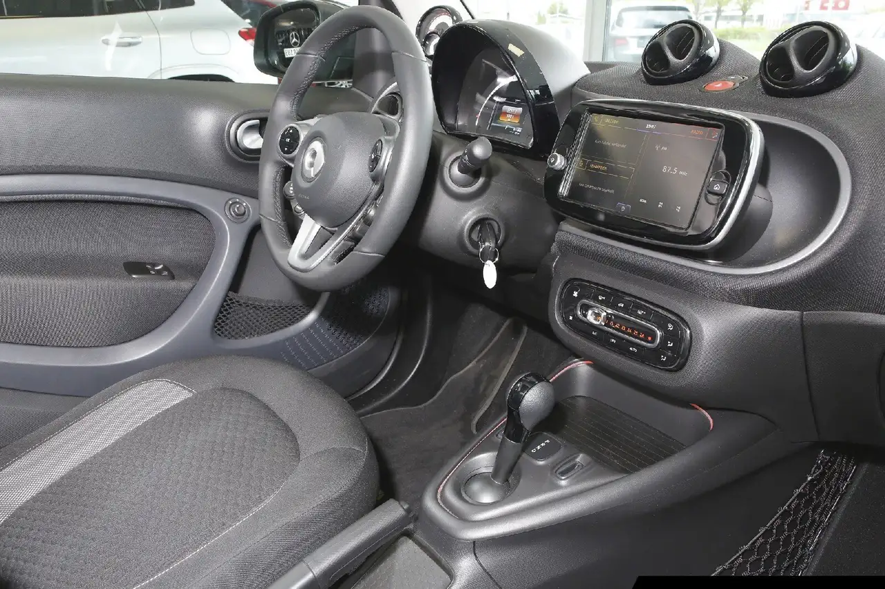 smart forTwo smart EQ fortwo 22kW Bordlader/Exclusive-Paket 8