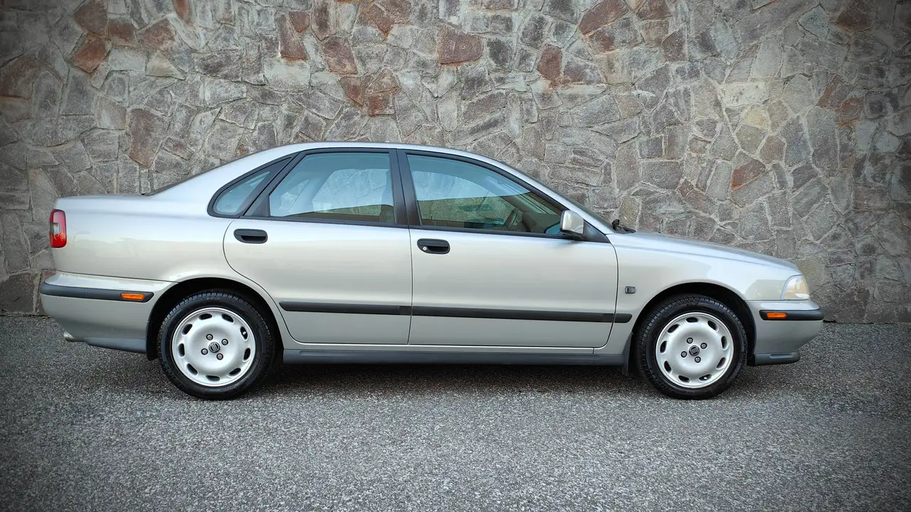 Volvo S40 1.8 16v, foto 2