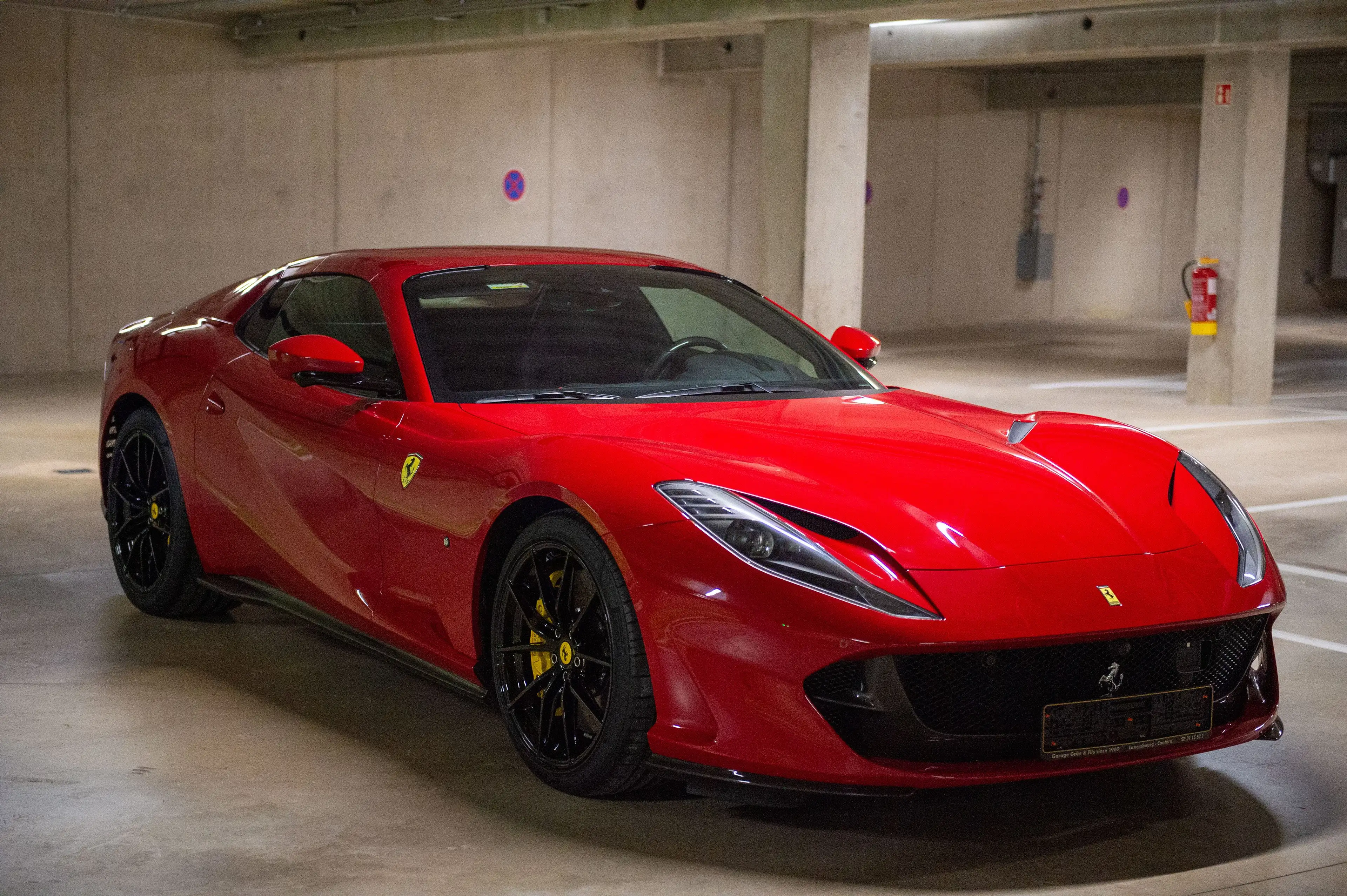 Ferrari 812 GTS - Full Carbon  -Rosso 70 Anni — photo 4