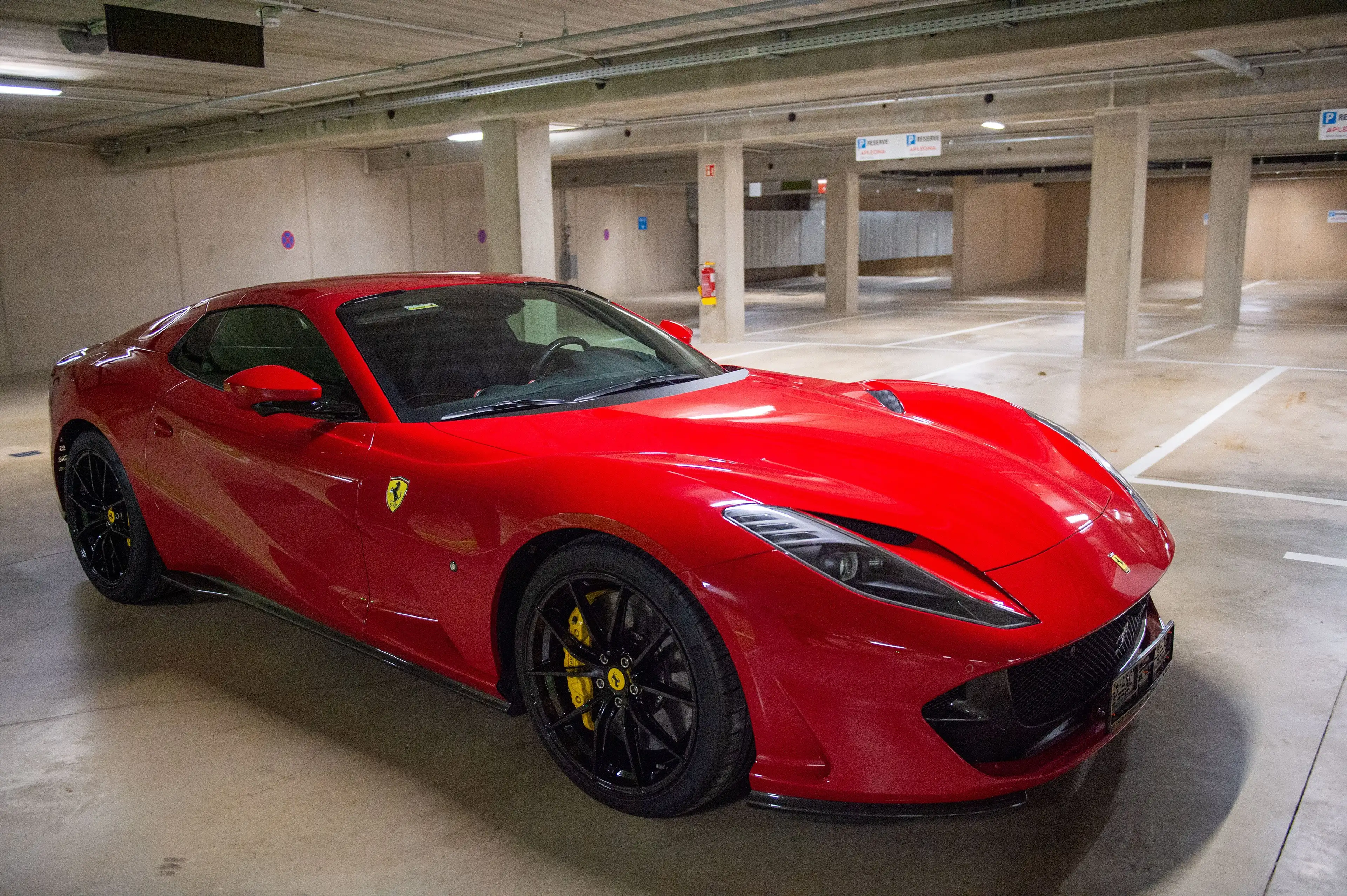 Ferrari 812 GTS - Full Carbon  -Rosso 70 Anni — photo 5