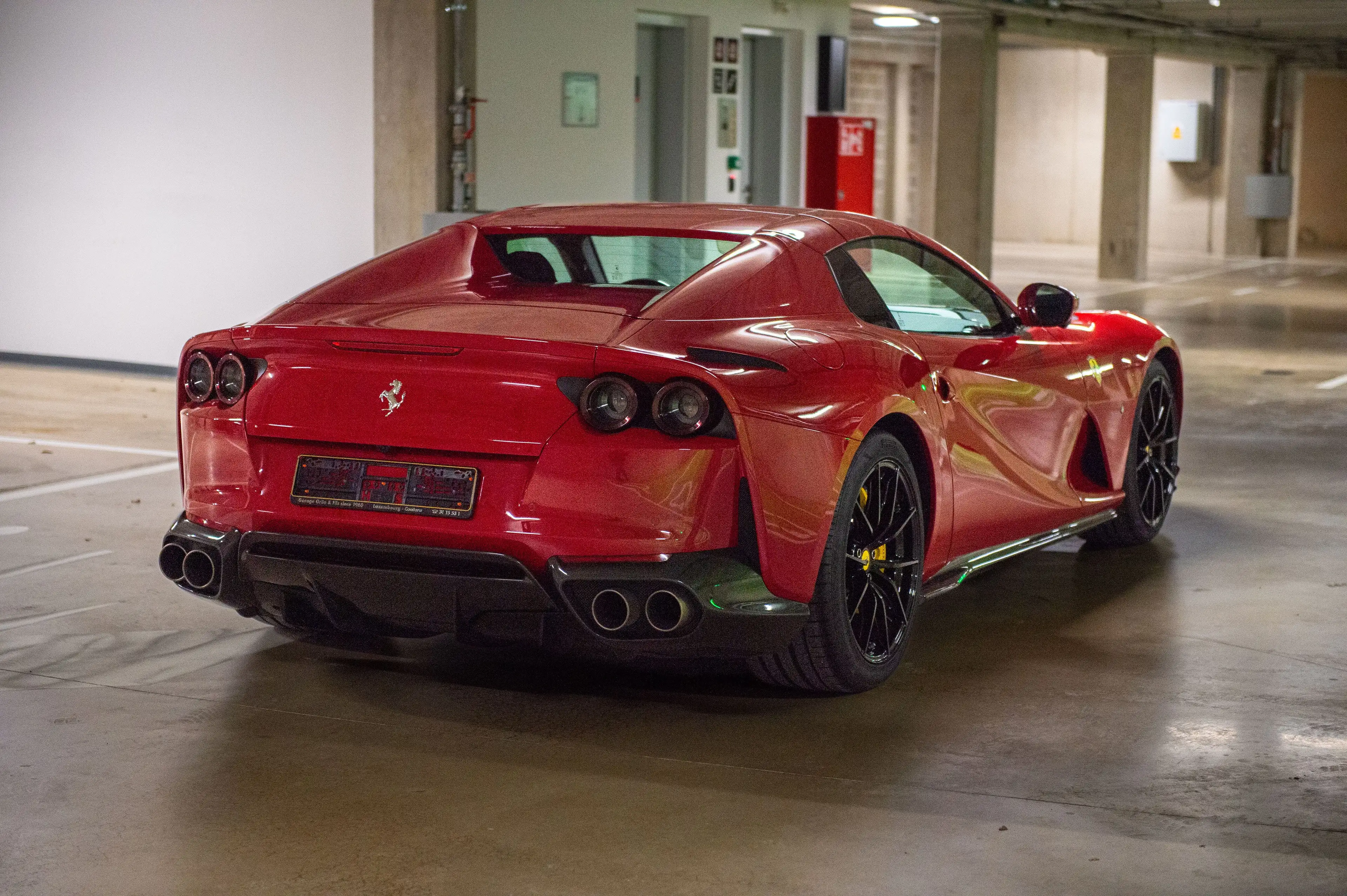 Ferrari 812 GTS - Full Carbon  -Rosso 70 Anni — photo 9