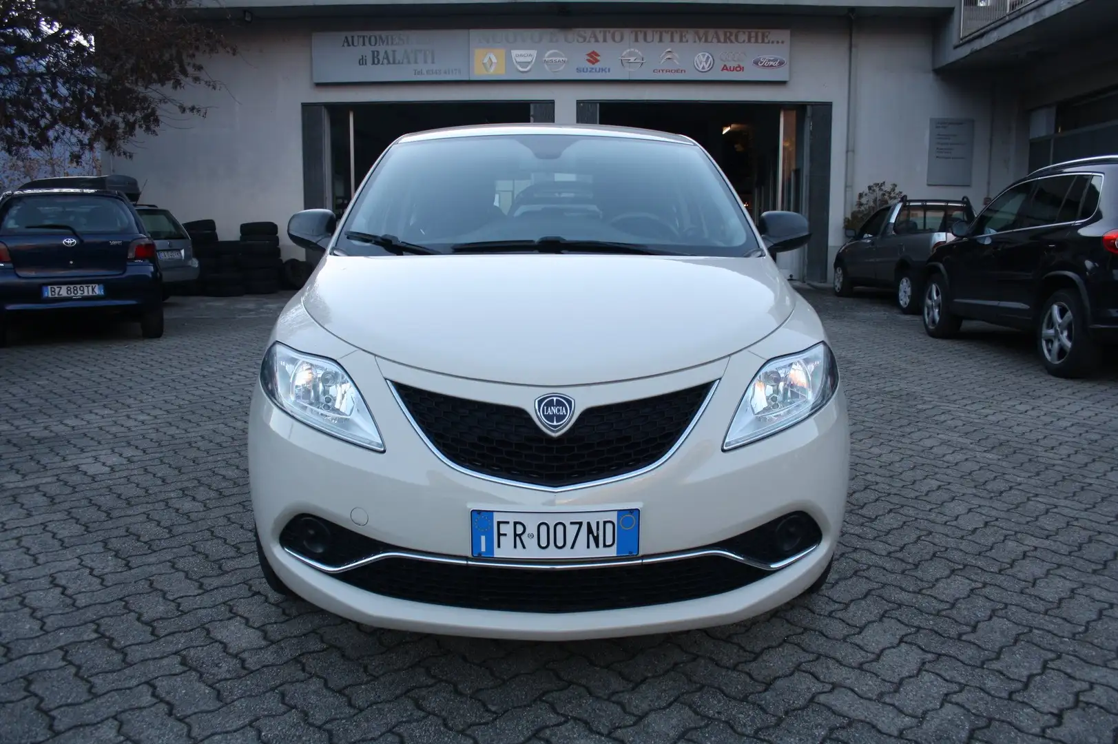 Lancia Ypsilon Ypsilon 1.2 Silver 69cv Beige - 2