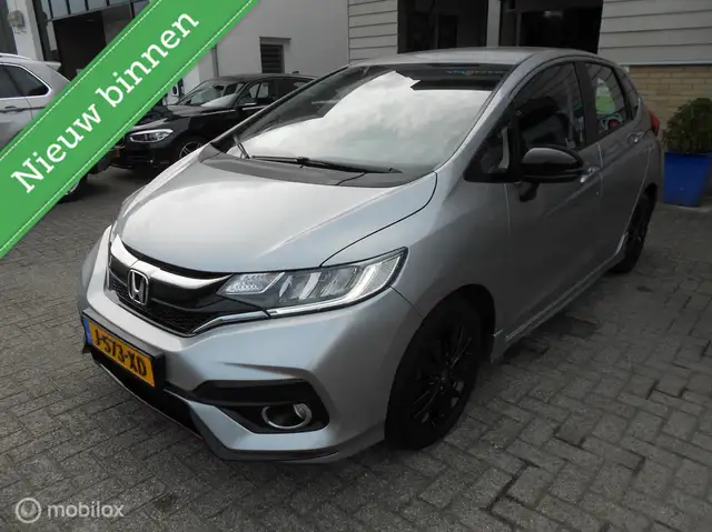 Honda Jazz 1.5 i-VTEC Dynamic Automaat 131 PK 68000 KM