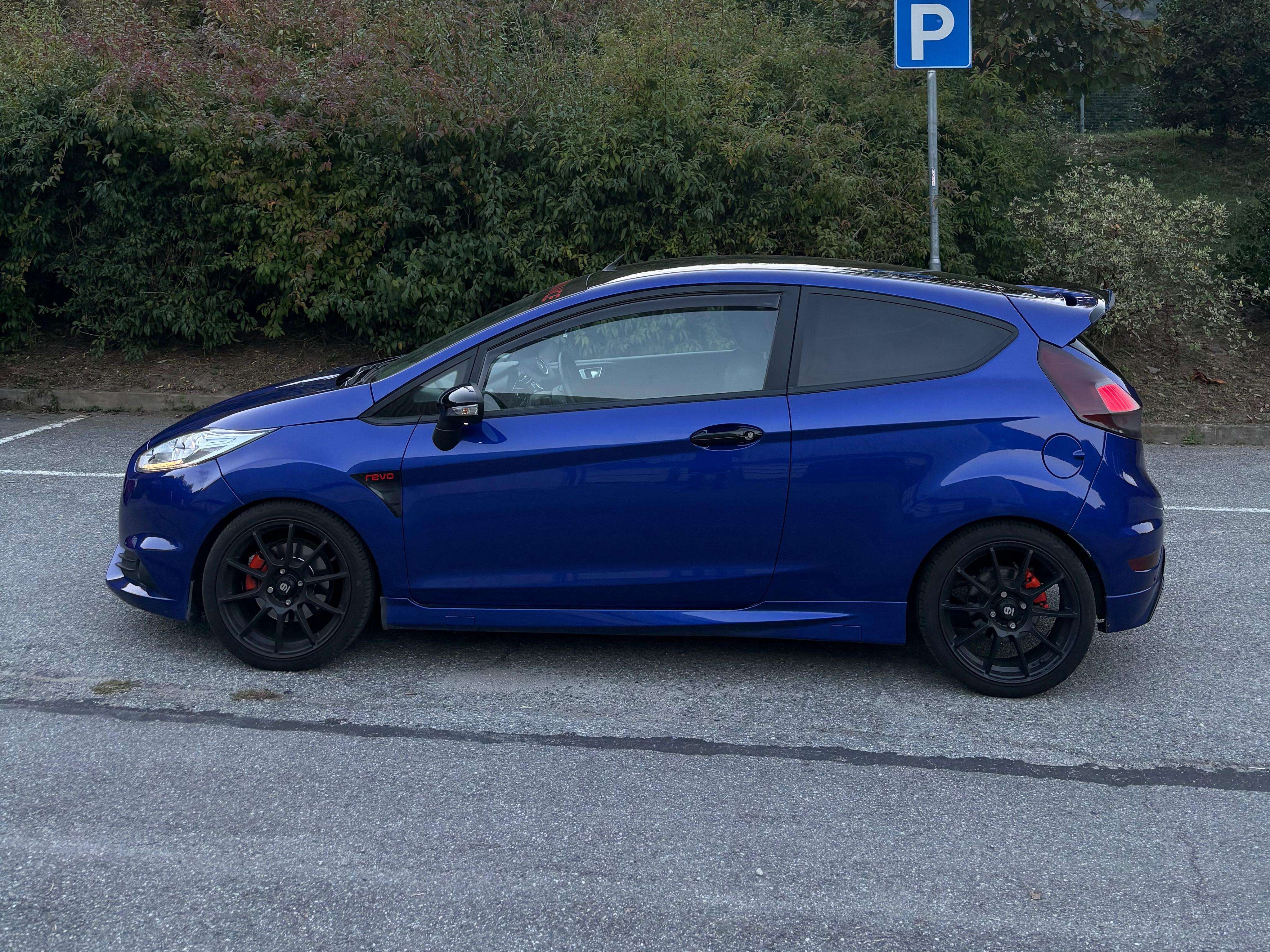 2016 Ford FIESTA