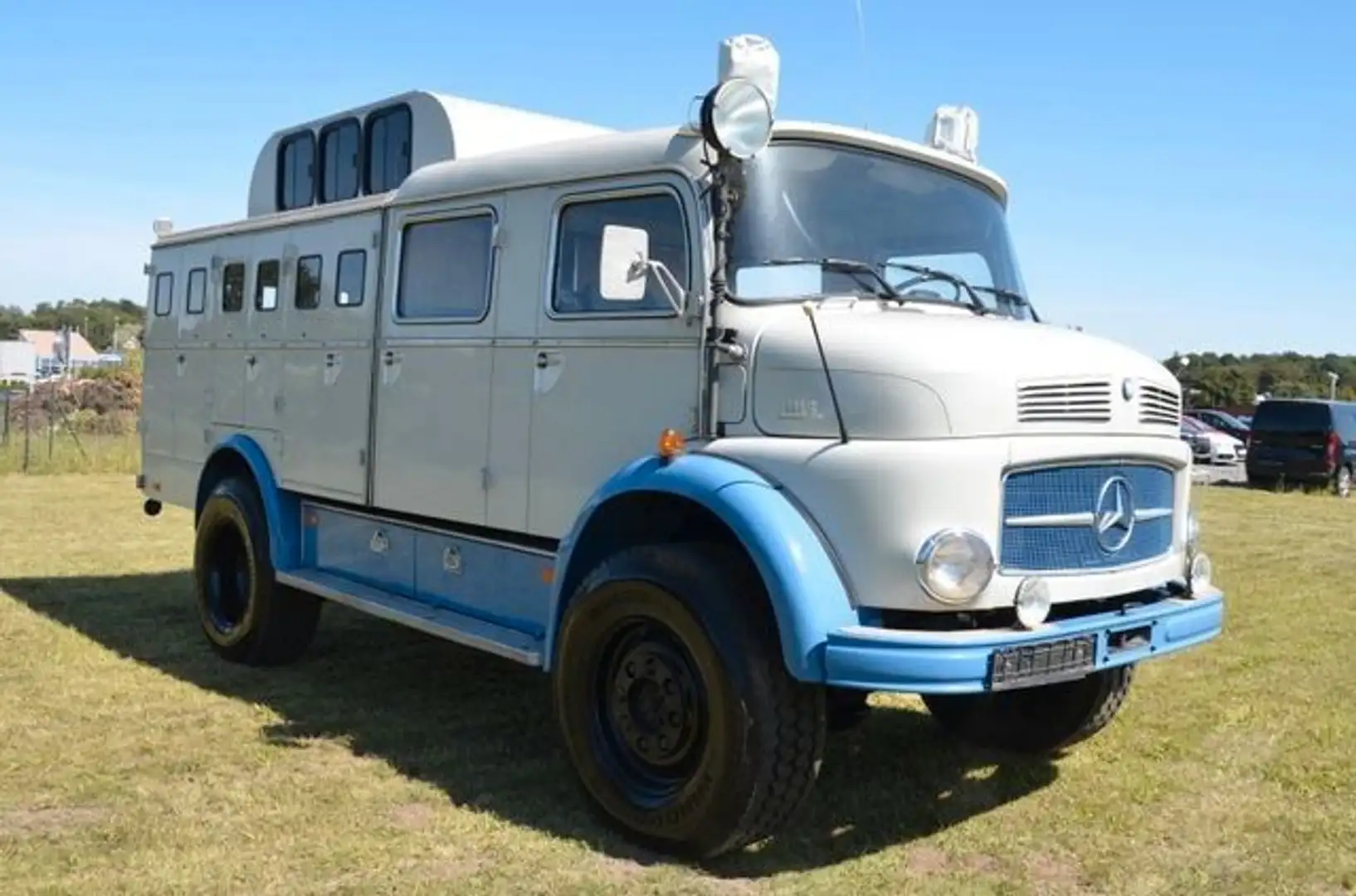 Mercedes-Benz LA 1113 B 4x4  - Wohnmobil-Einzelstück TUV 06-26 Weiß - 2