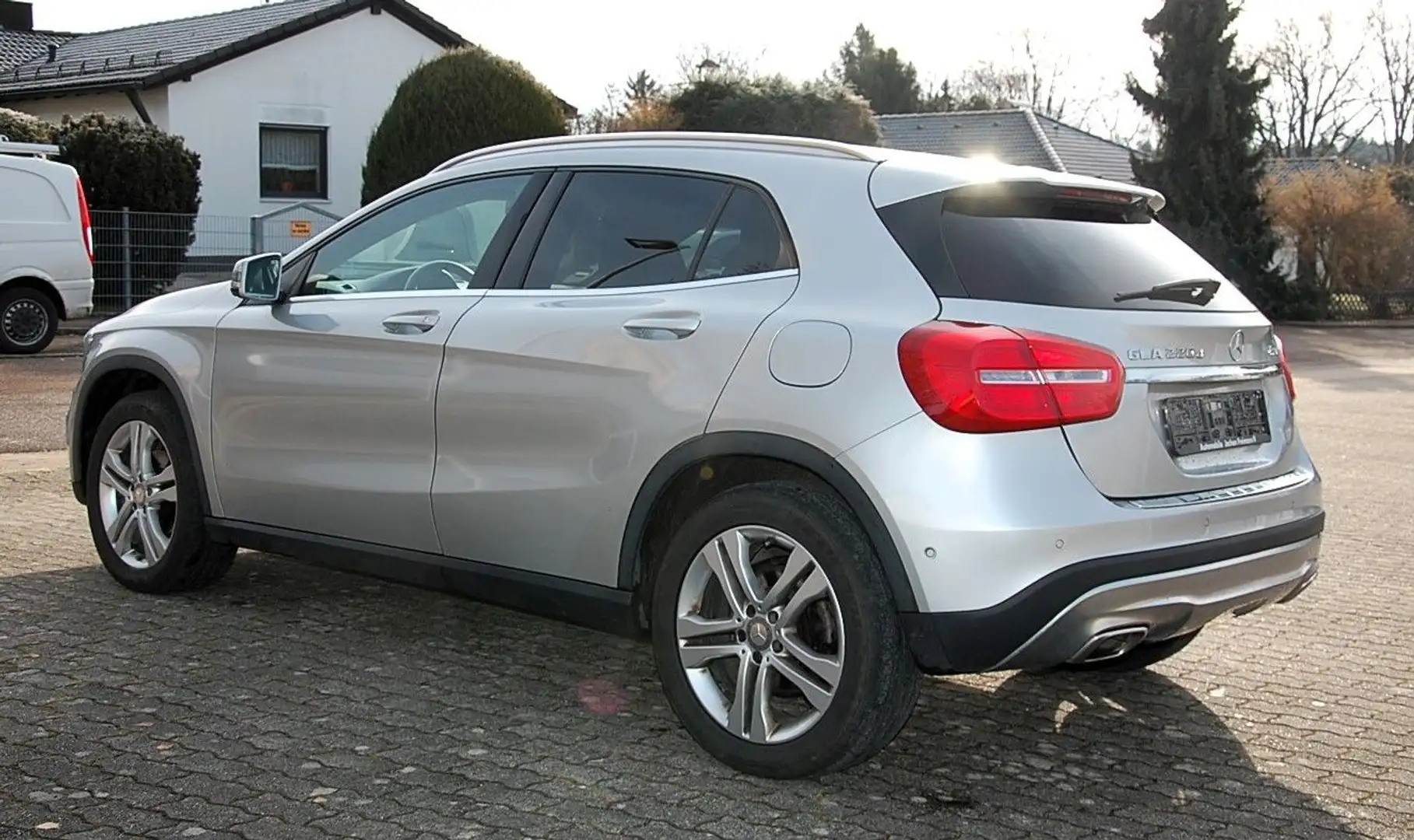 Mercedes-Benz GLA 220 d 4MATIC SCORE! Navi Kamera Argent - 2