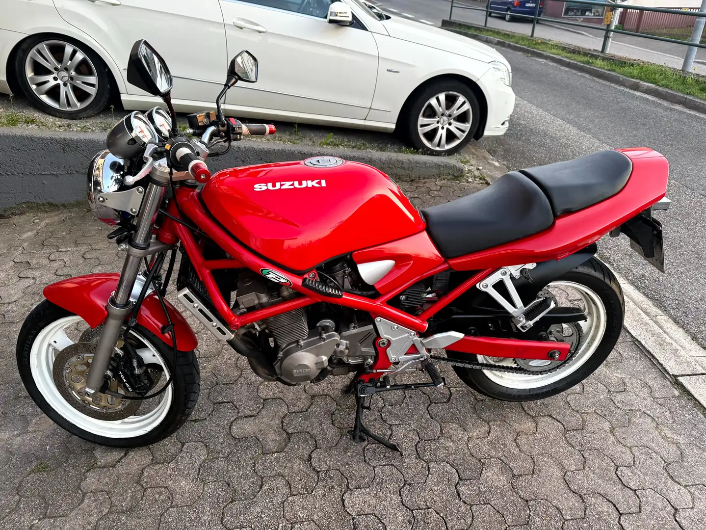 Suzuki Bandit 400 GSF 400 Rouge - 1