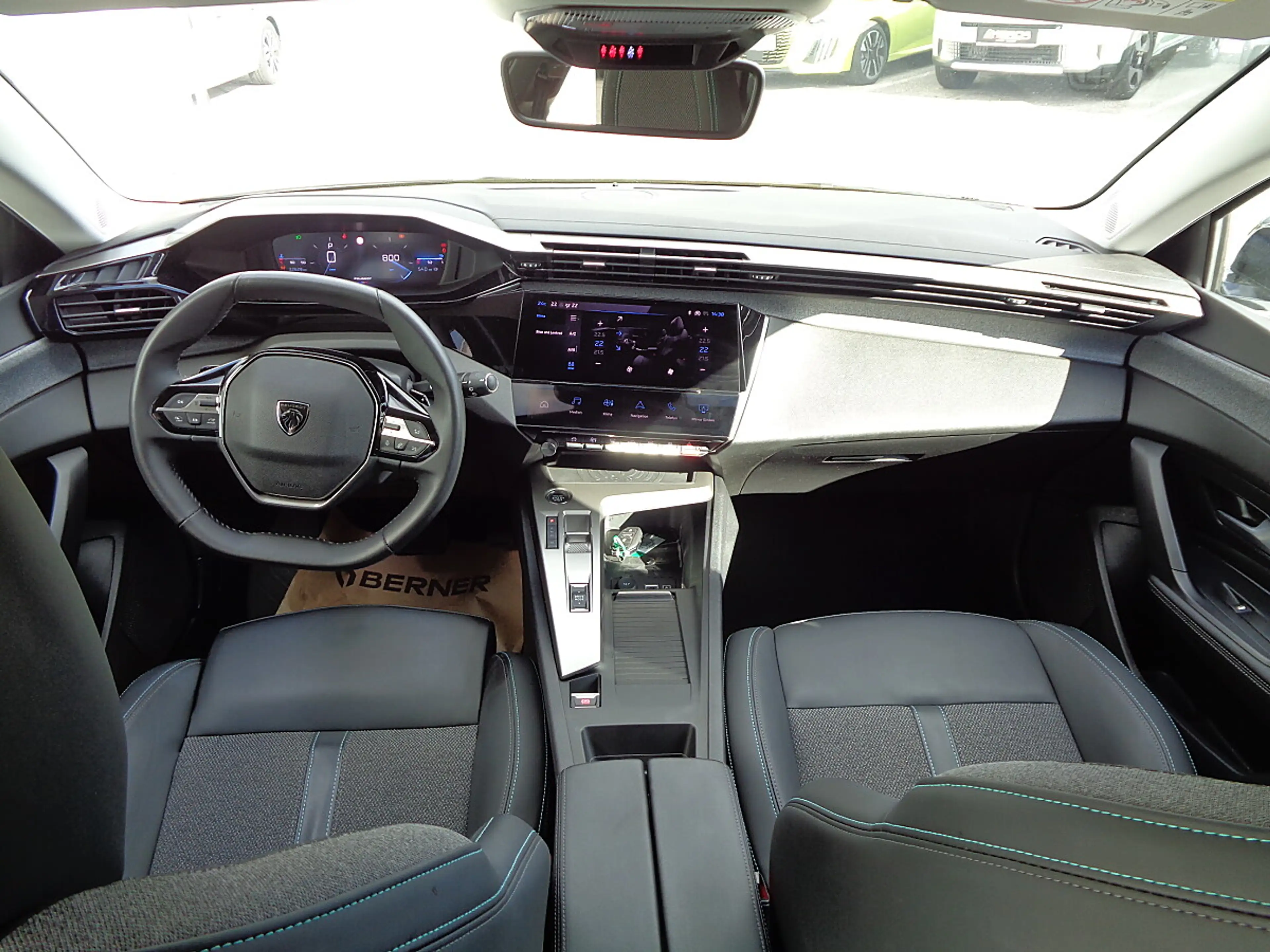 Peugeot 308 SW BlueHDi 130 S&S EAT8 Allure — photo 13