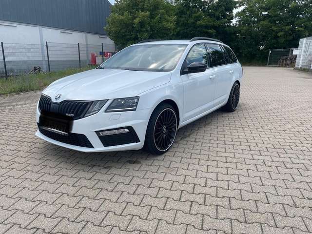 Imagine Skoda Octavia Octavia Combi 2.0 TSI DSGRS
