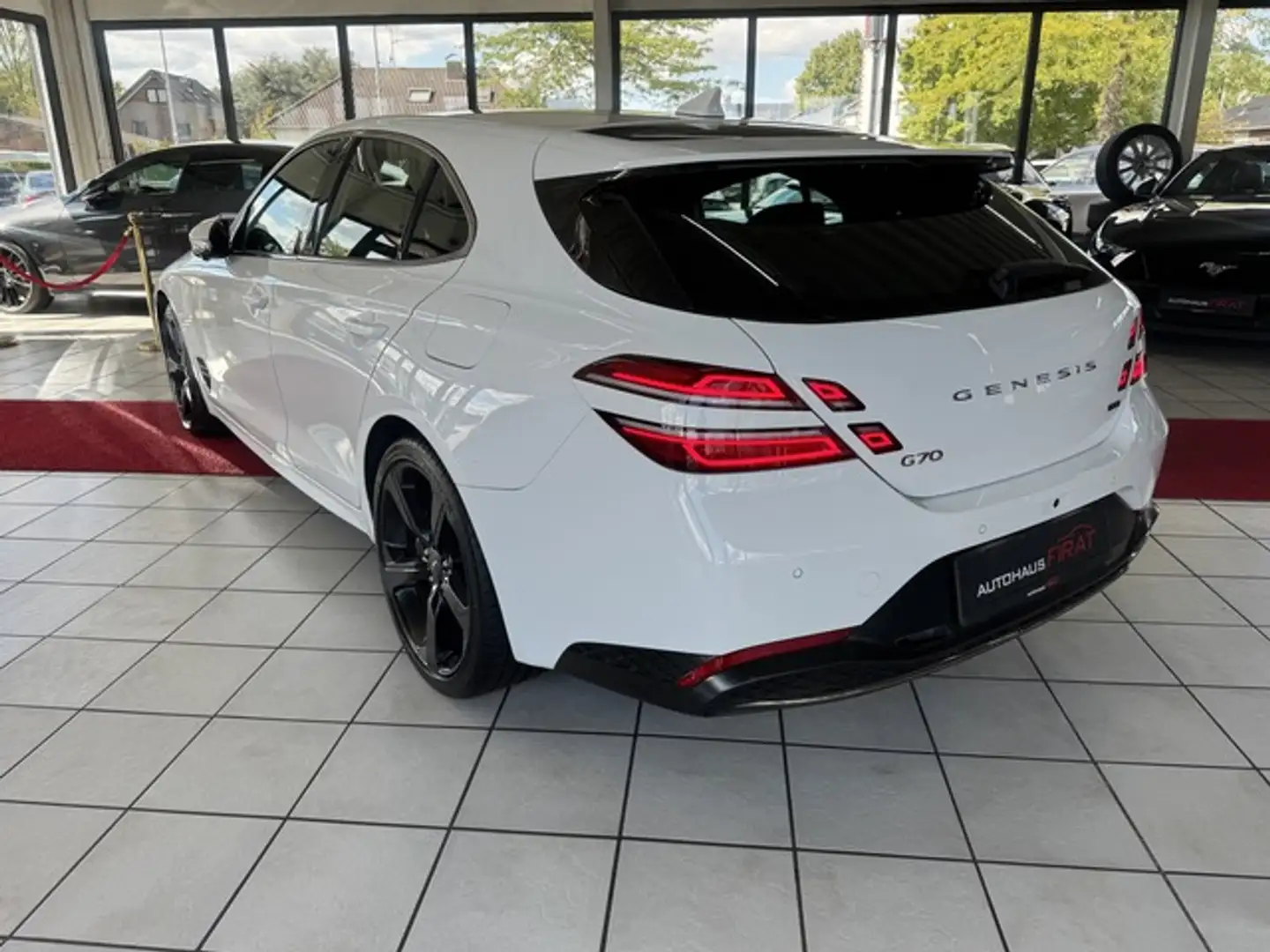 Genesis G70 Shooting Brake Sport Head UP+Leder+Navi+360 Kamera+8-Fach Be. Weiß - 2
