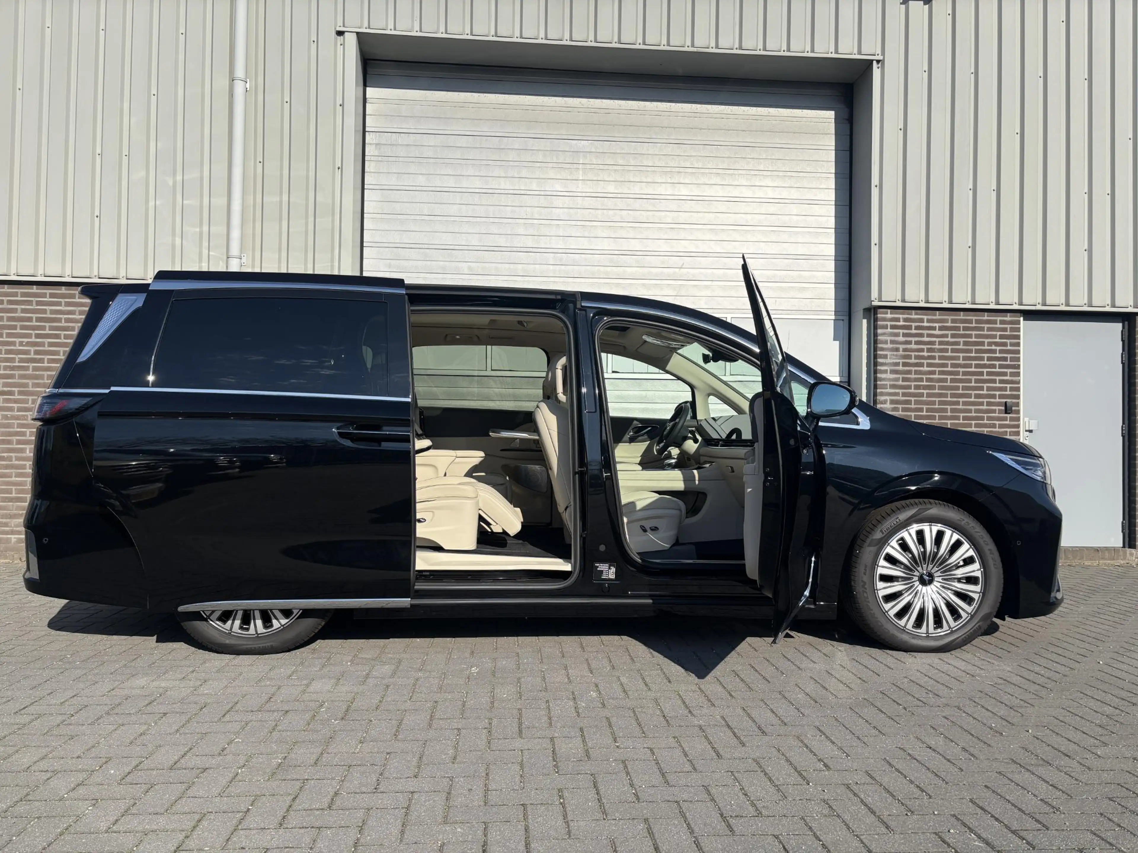 Voyah Dream Flagship Edition 109 kWh — photo 4