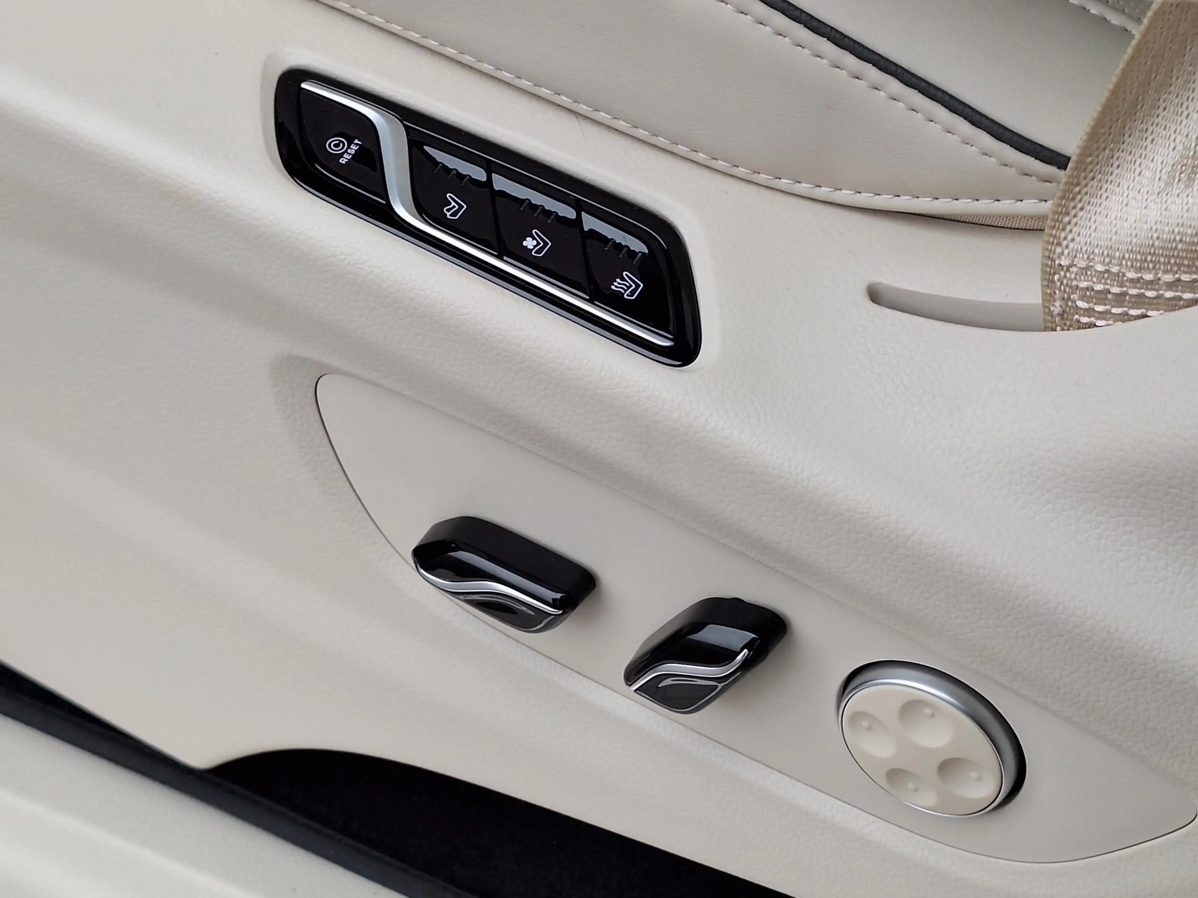 Voyah Dream Flagship Edition 109 kWh — photo 15