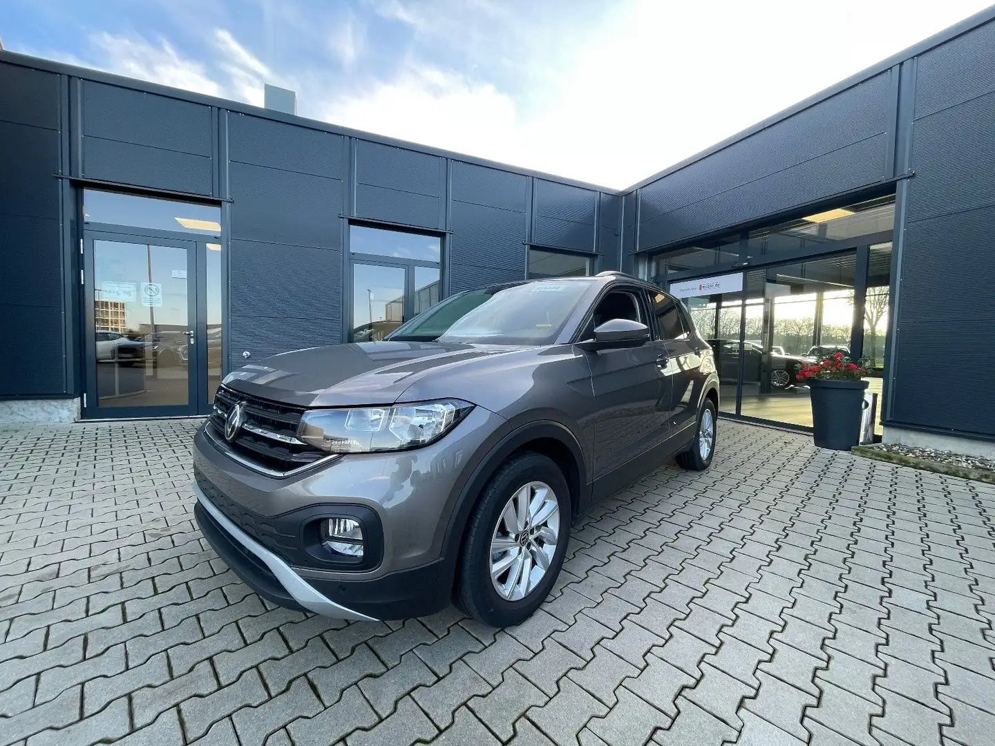 Volkswagen T-Cross 1.0 Life ACC/DAB Gris - 1