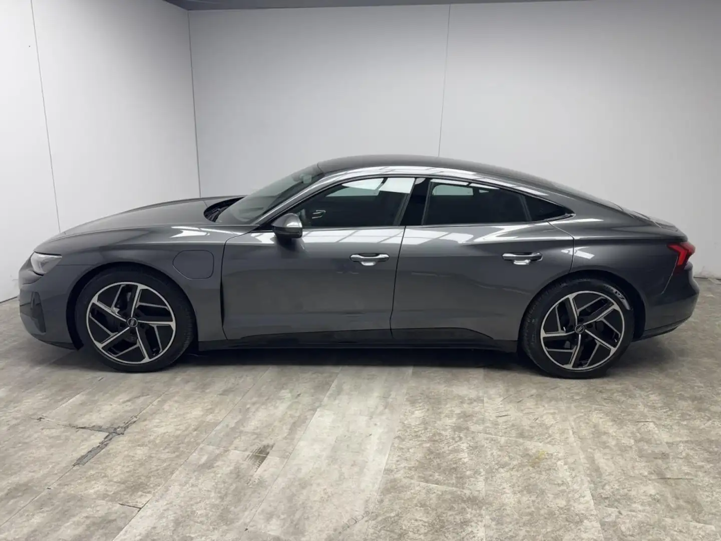 Audi e-tron GT quattro Klima Navi Rückfahrkamera Kurvenlicht Gris - 2