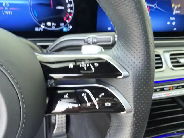 Mercedes-Benz Gle view 13