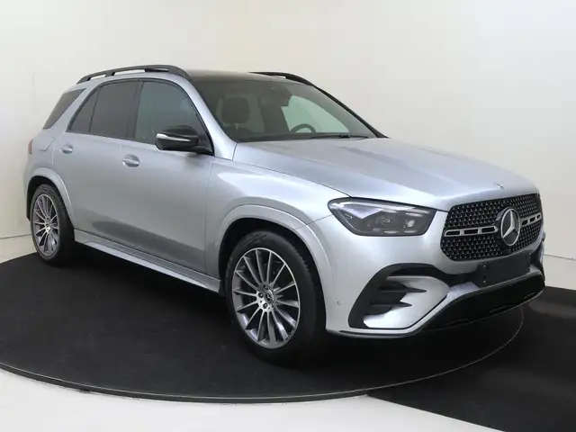 Mercedes-Benz Gle view 2