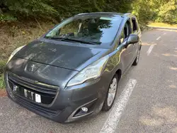 Peugeot 5008 1.6 HDi 112ch FAP BVM6Allure 7pl
