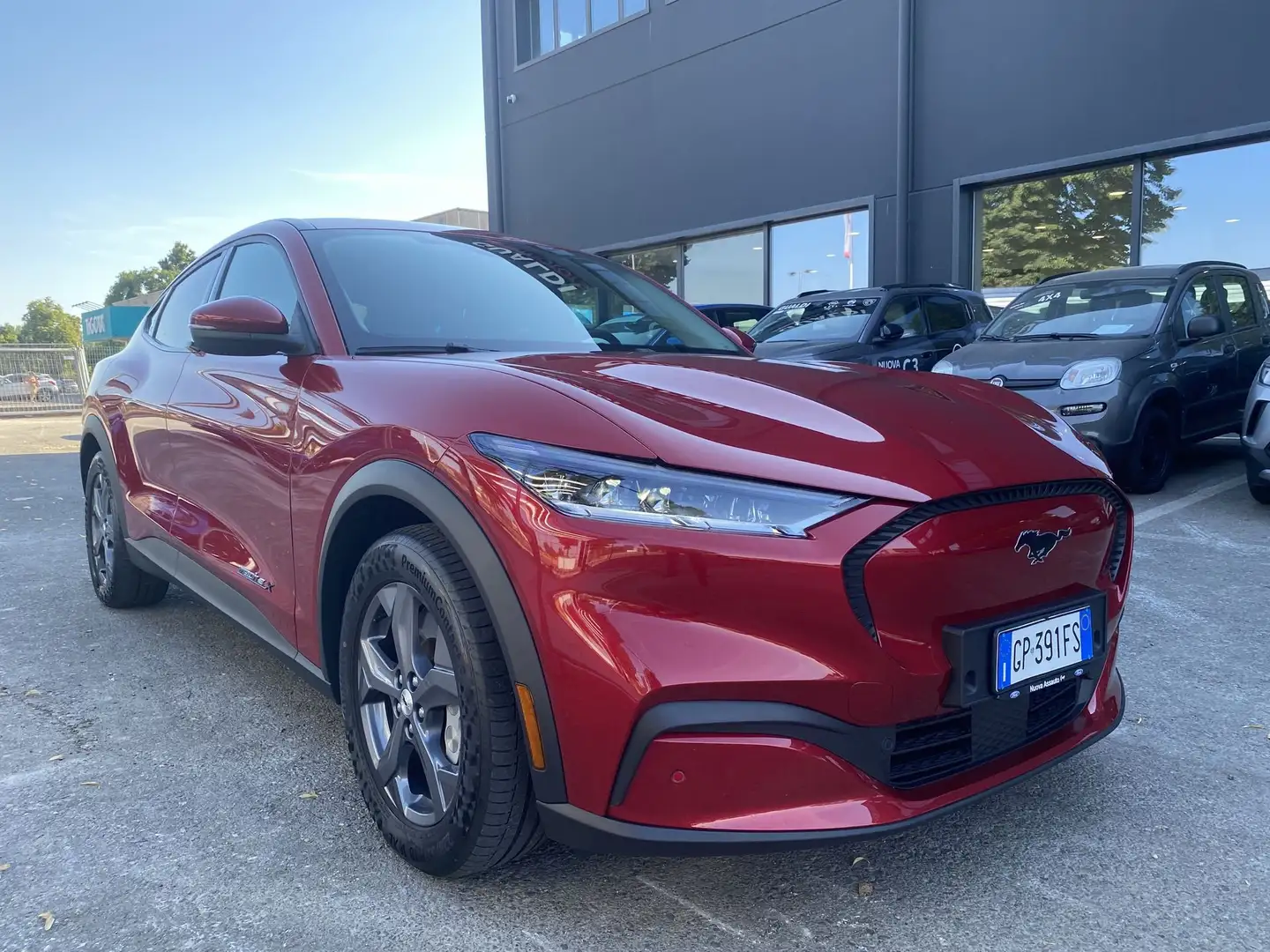 Ford Mustang Mach-E Elettrico Extended 294CV Premium Rosso - 1