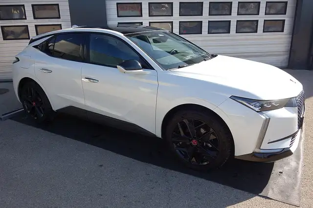 DS Automobiles DS 4 DS4 BlueHDi 130 S&S EAT8 Performance Line