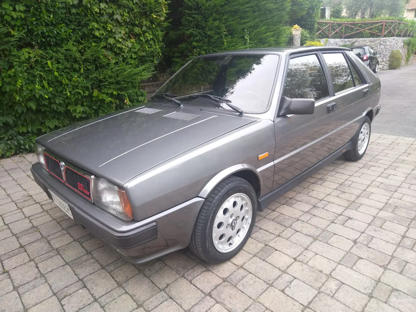 Lancia Delta 1.6 Turbo HF - ASI TARGA ORO - COLLEZIONE PRIVATA Gri - 2