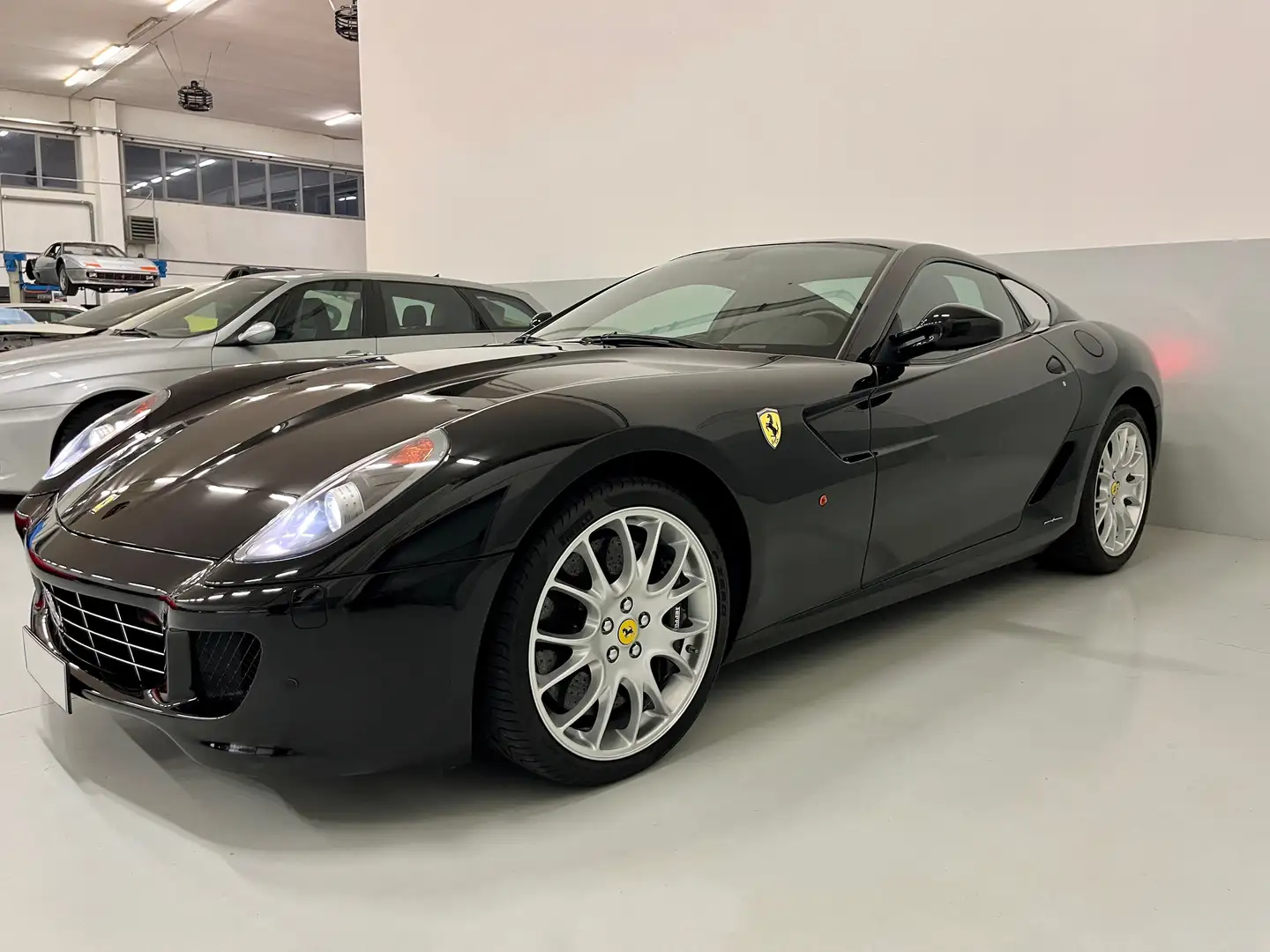 Ferrari 599 GTB Fiorano F1 - SCUDETTI - CCM NUOVI Černá - 2
