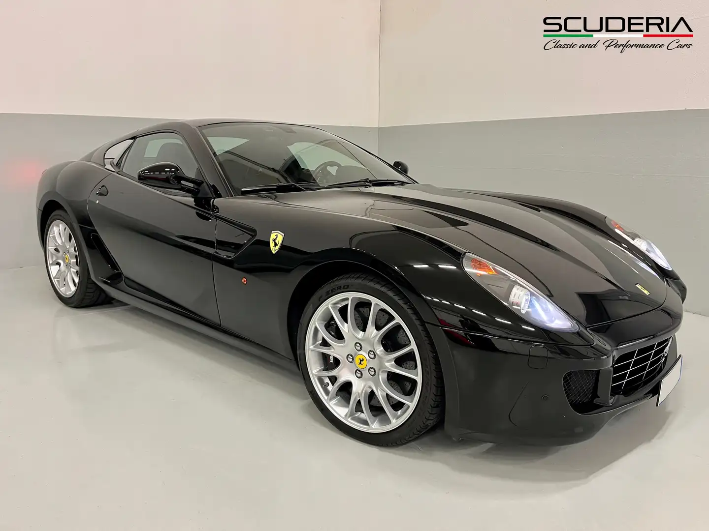 Ferrari 599 GTB Fiorano F1 - SCUDETTI - CCM NUOVI Černá - 1